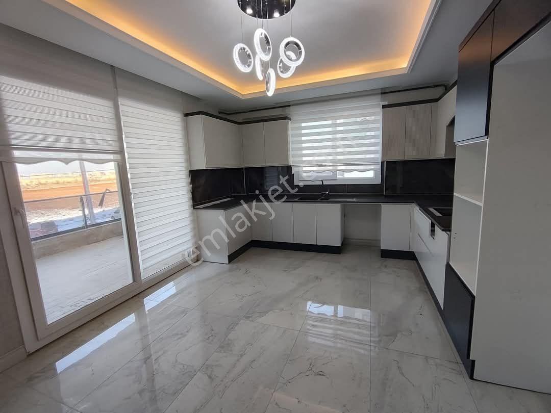 Cezaevi Karşısında Riva Yapıda (büyük Tip) 3.5+1 Sıfır Daire