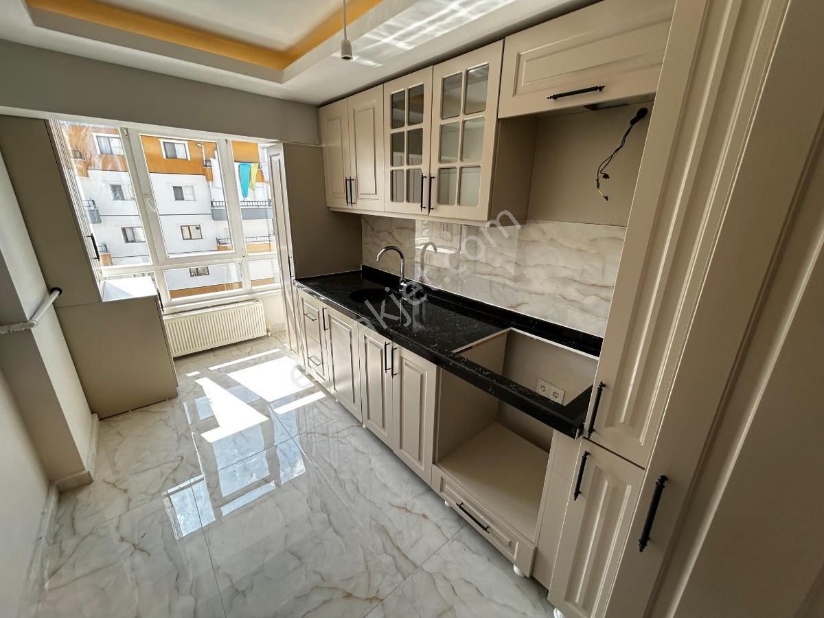 Sincan Plevne Mah 3+1 Full Yapılı Ara Katta Masrafsız Daire