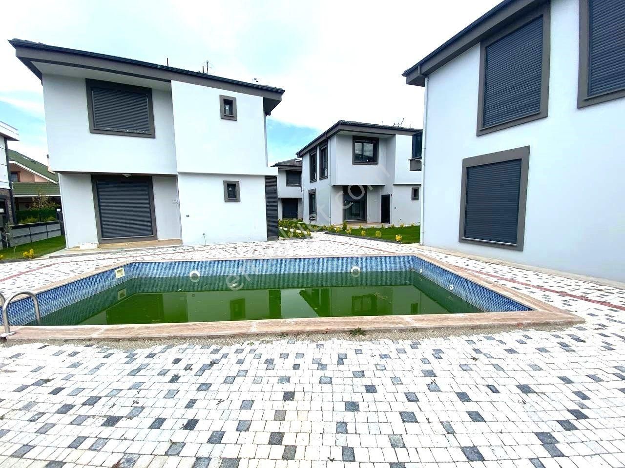 🟥🟥aktif'ten Havuzlu Sitede Denize 150 Metre Satılık 3+1 Villa🟥🟥