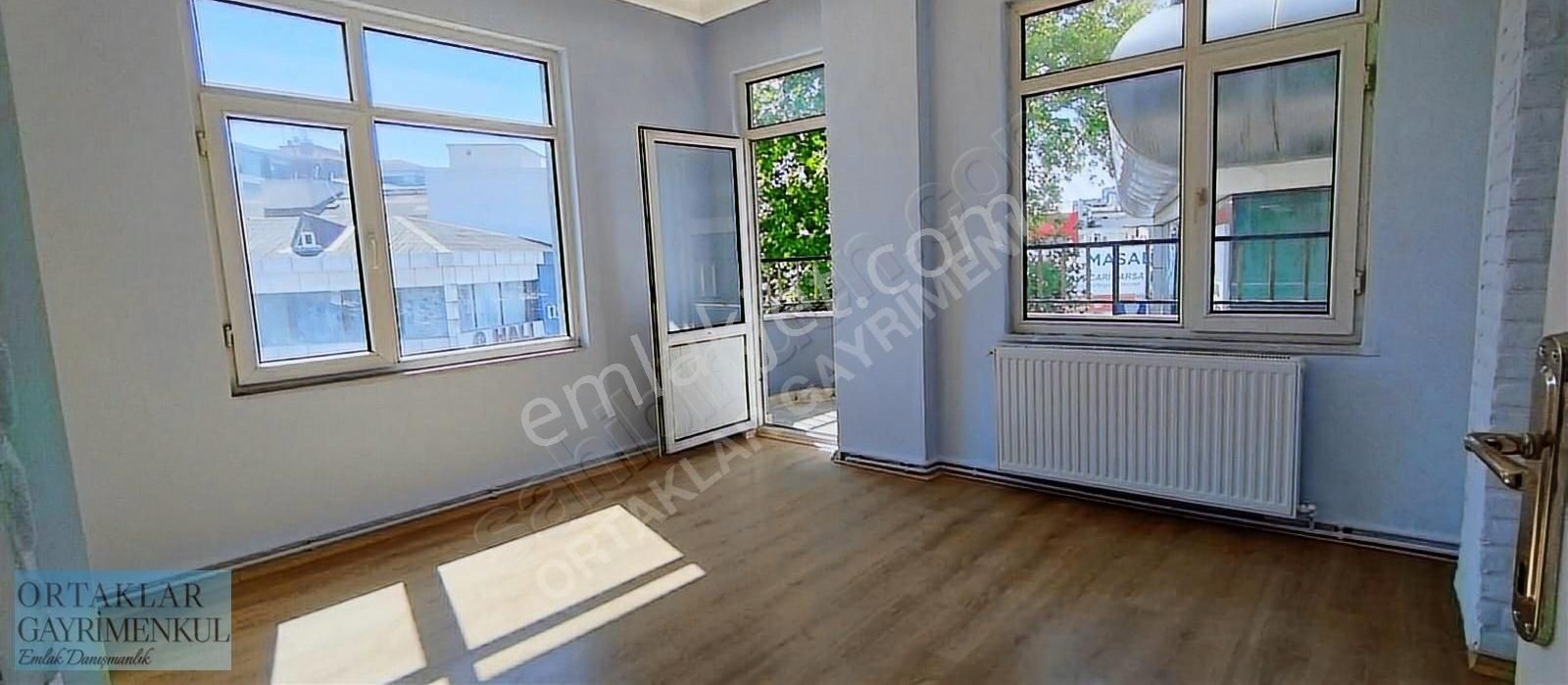 Sancaktepe Ankara Caddesi Kiralık Ofis Katı