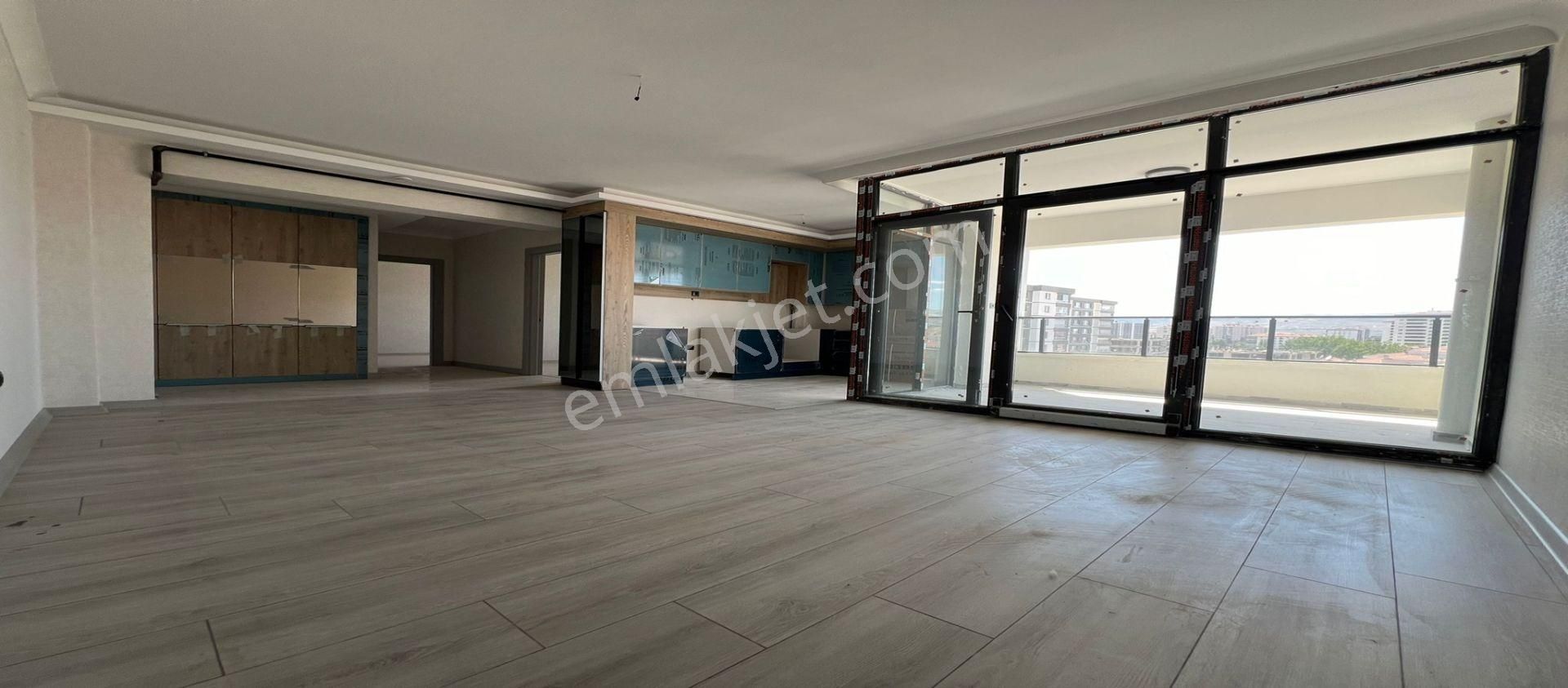 Yenikent Emlak'tan Sitede Satılık 2+1 Süper Lüx Yerden Isıtmalı