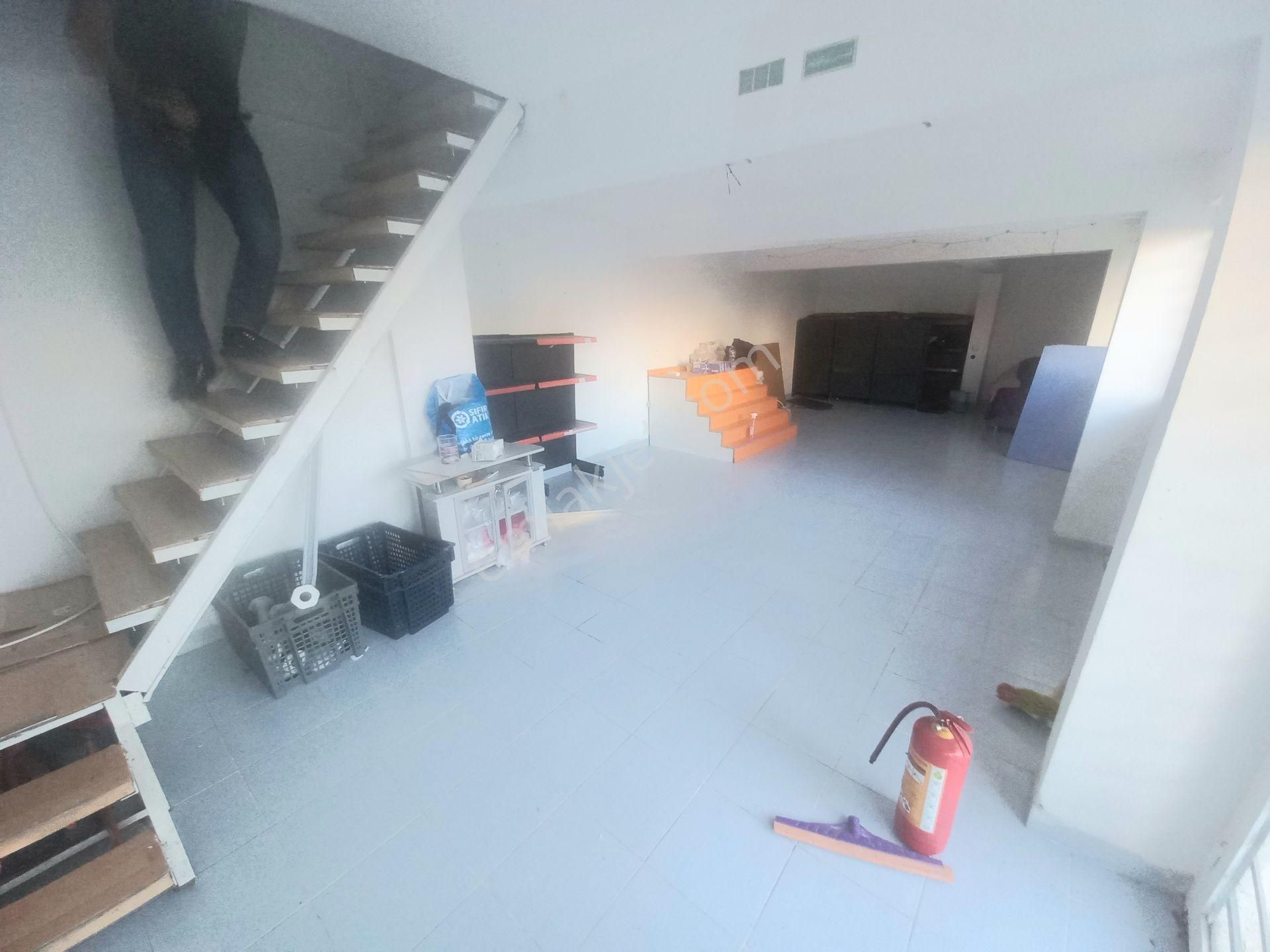 Ankara Pınarbaşı Mahallesinde Anaokulu- İlkokul- Orta Okul Ve Liseler İle Etrafı Çevrili - Görsel 13