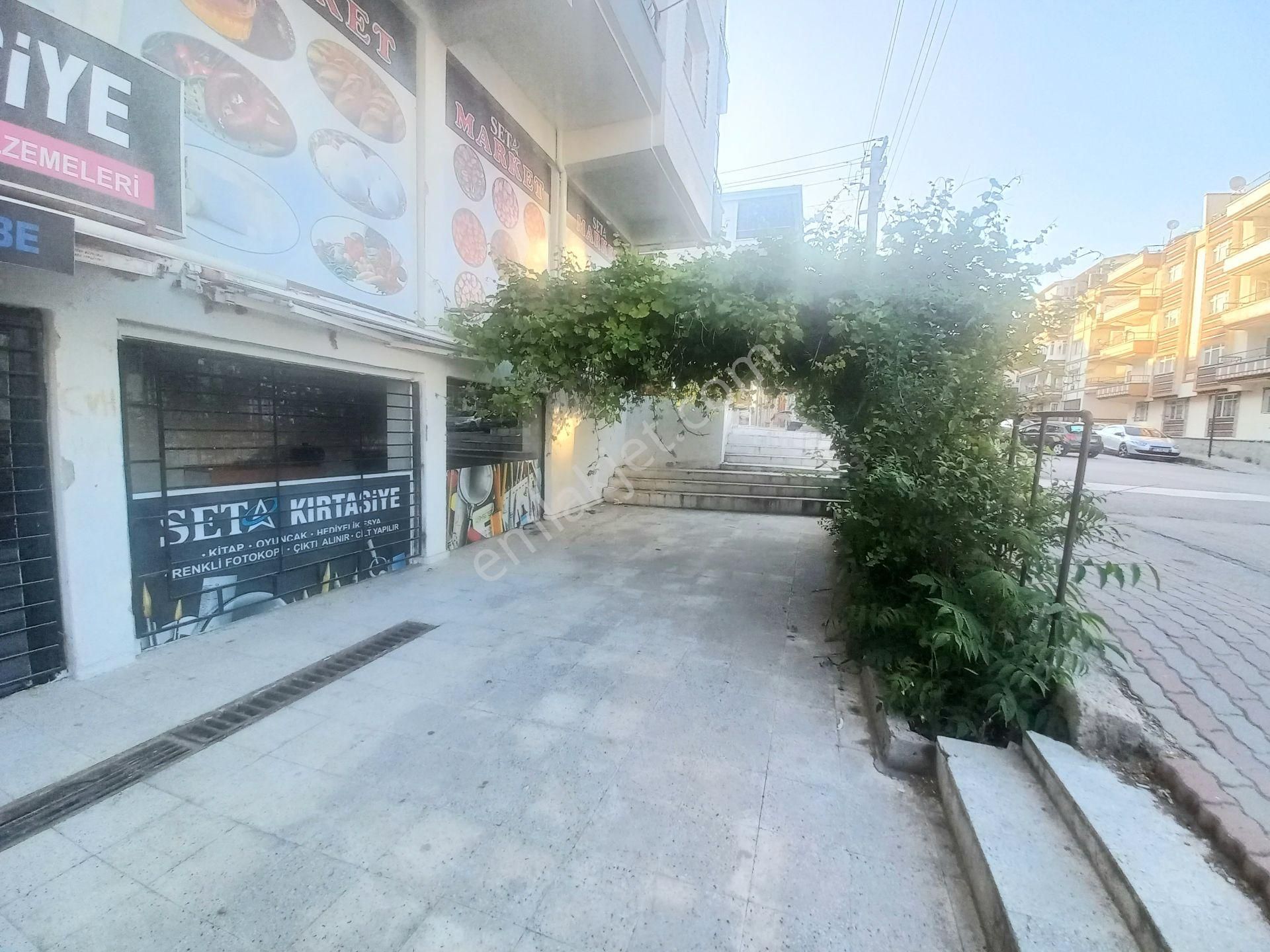 Ankara Pınarbaşı Mahallesinde Anaokulu- İlkokul- Orta Okul Ve Liseler İle Etrafı Çevrili - Görsel 17