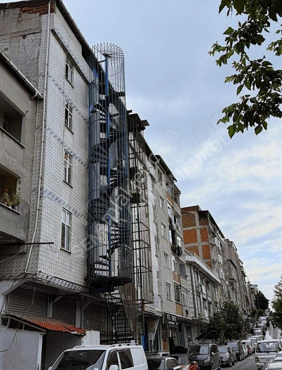 Atatürk Mahallesinde İş Hanında 1200 M2 İş Yeri Atölye