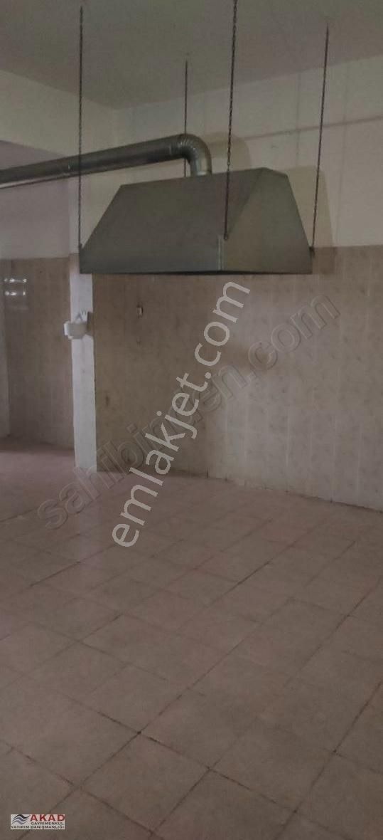 Balçova Agora Karşısı Bacalı 120m2 Her İşe Uygun Dükkan