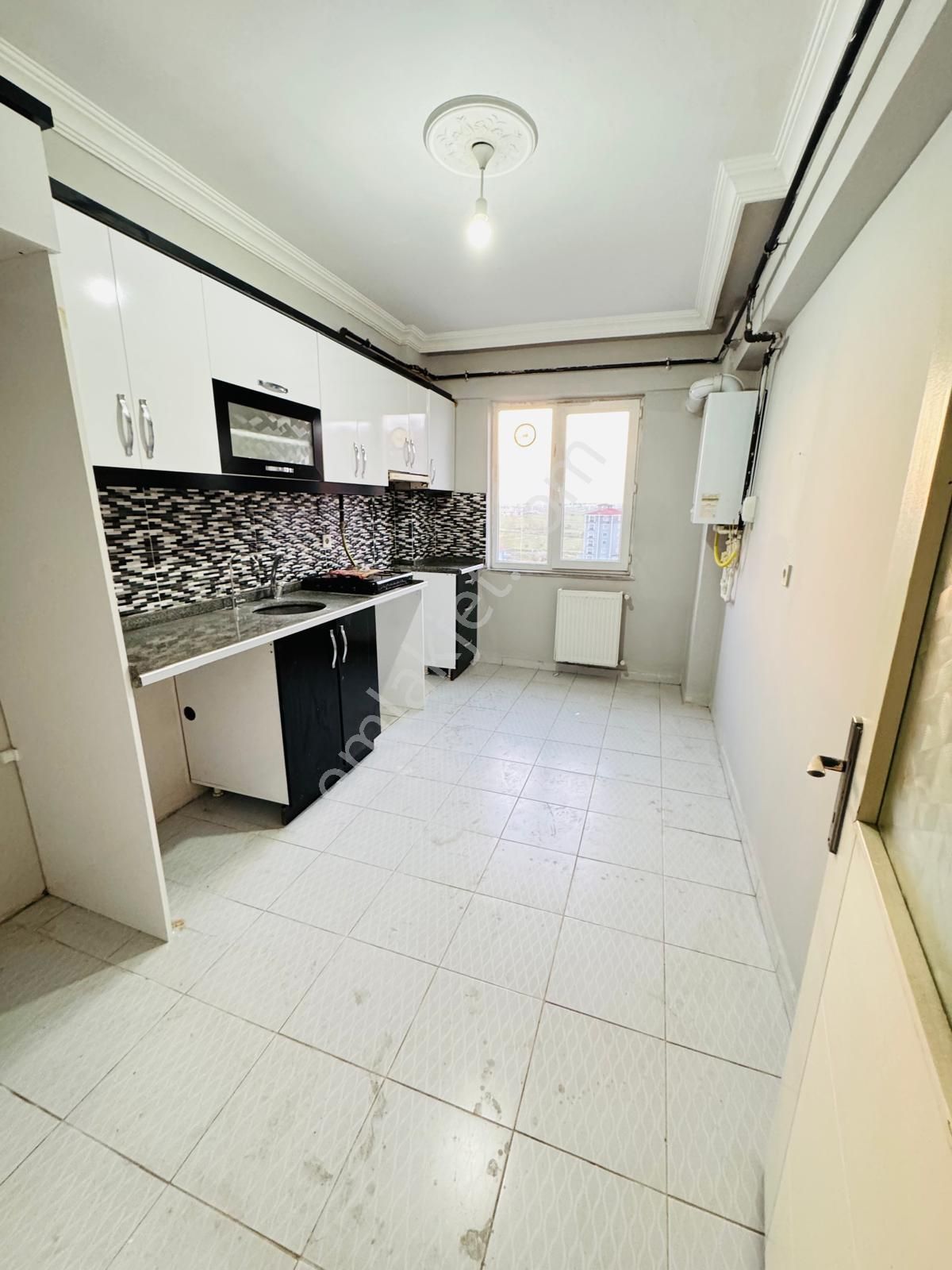 Akyüz Den Merkezi Konumda Iskanlı Kombili Satılık 4+1 Dubleks Daire