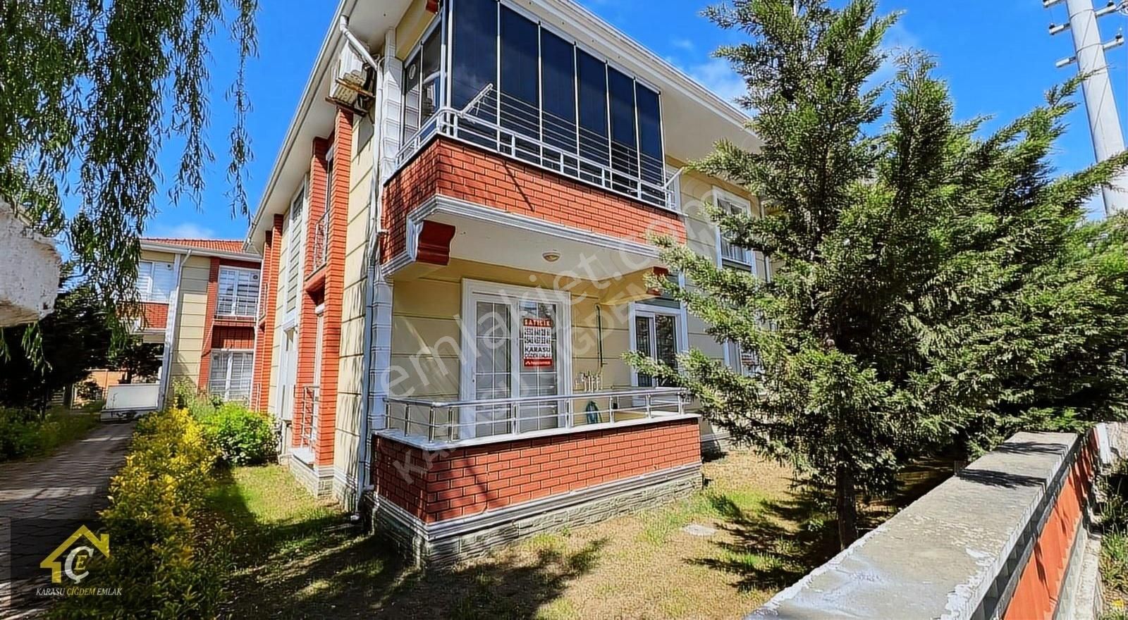 Denize 200 Metre''çiğdem Emlak''ile Bahçe Kullanımlı 2+1 Daire