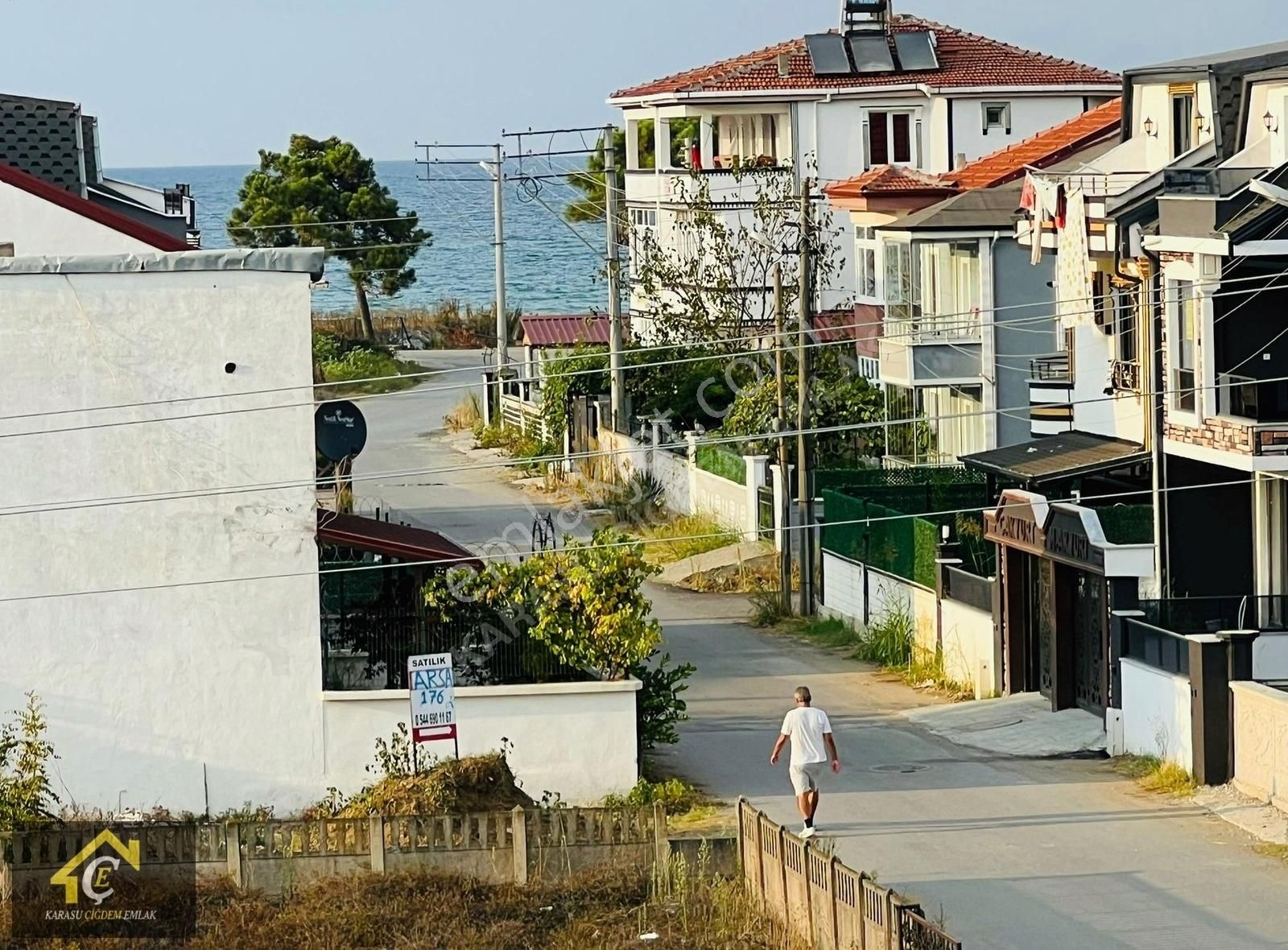 Kocaalide Birbirinden Güzel Havuzlu Villa Karasu Çiğdem Emlakta