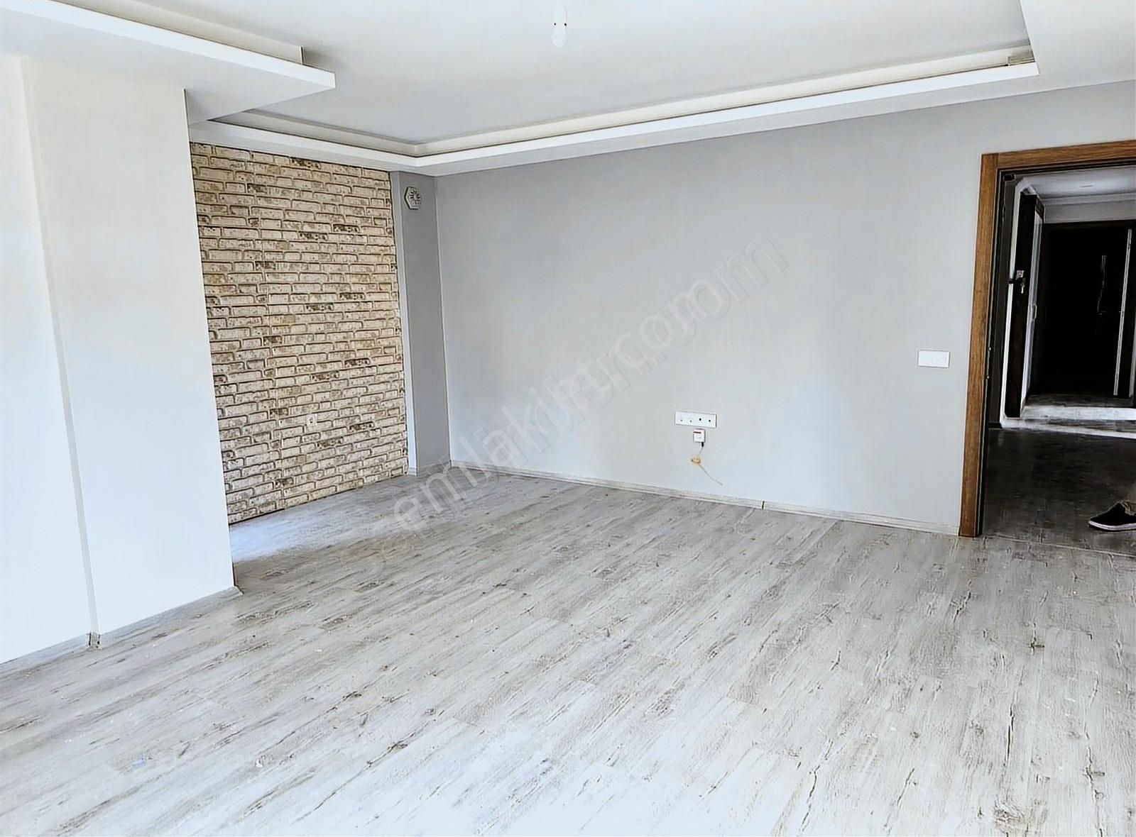 Ant.kepez Ünsal Mahalle Havuzlu Sitede Kombili 3+1 Giriş Daire