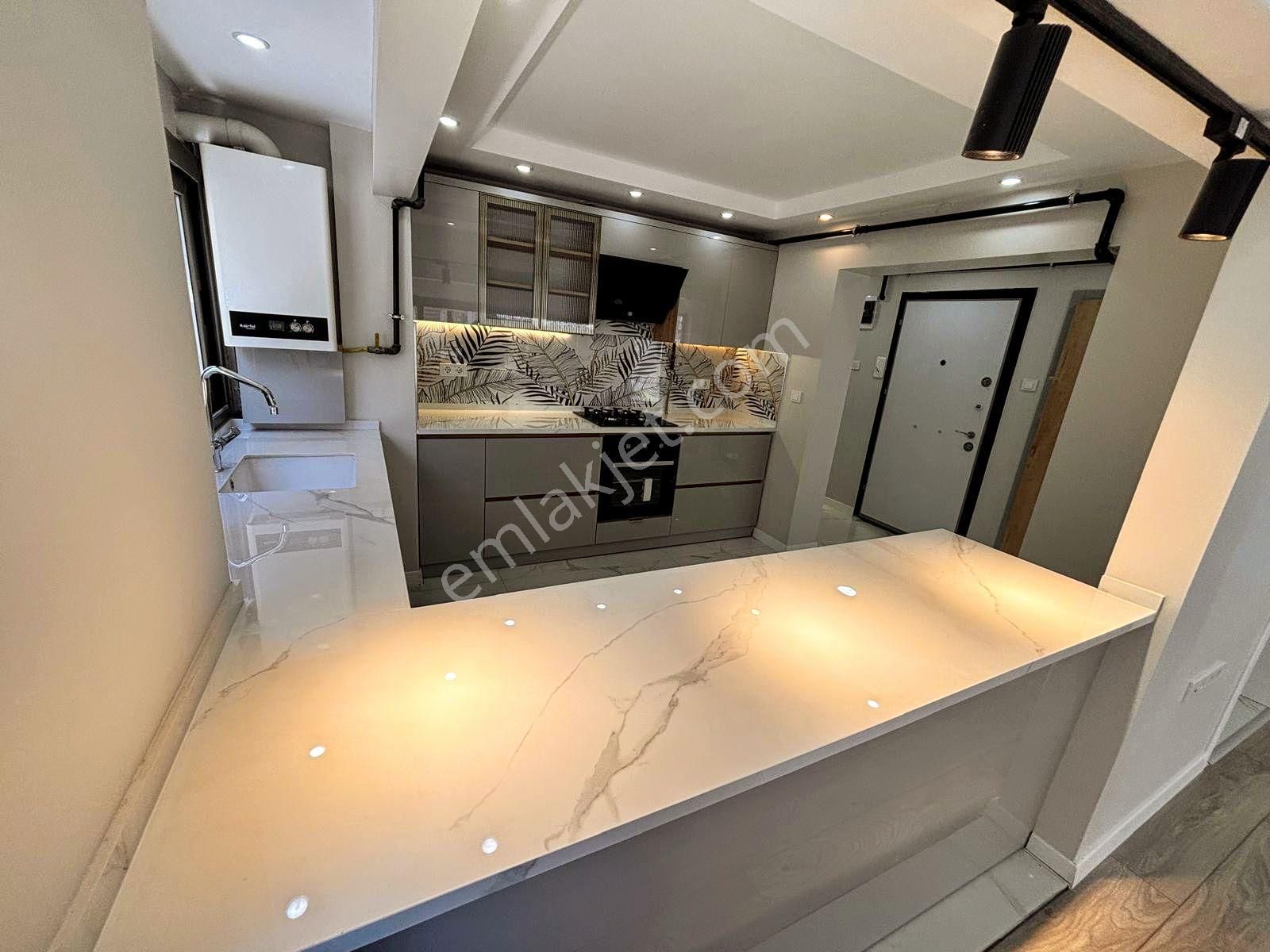Ebeveyn Banyolu 3+1 Asansörlü Satılık İnönü Cadde Üzerinde Daire