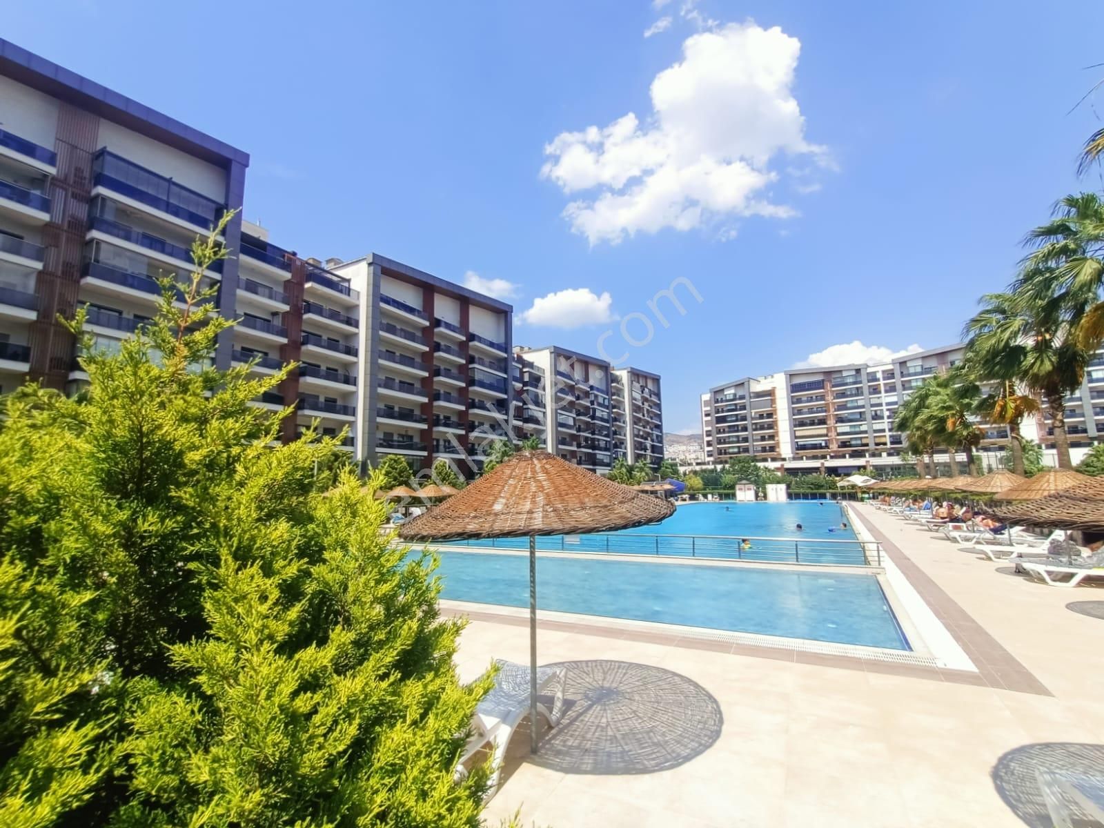 Park Yaşam Ataşehir Sitesinde Peyzaj Cepheli Geniş 1+1 Daire