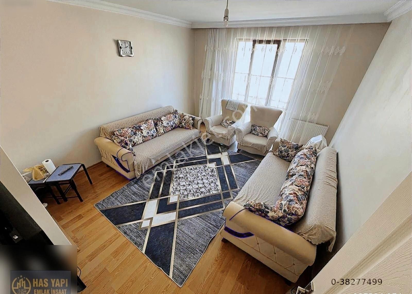 İstanbul Ümraniye Esenkent Mahallesinde 2+1 Orta Kat Daire