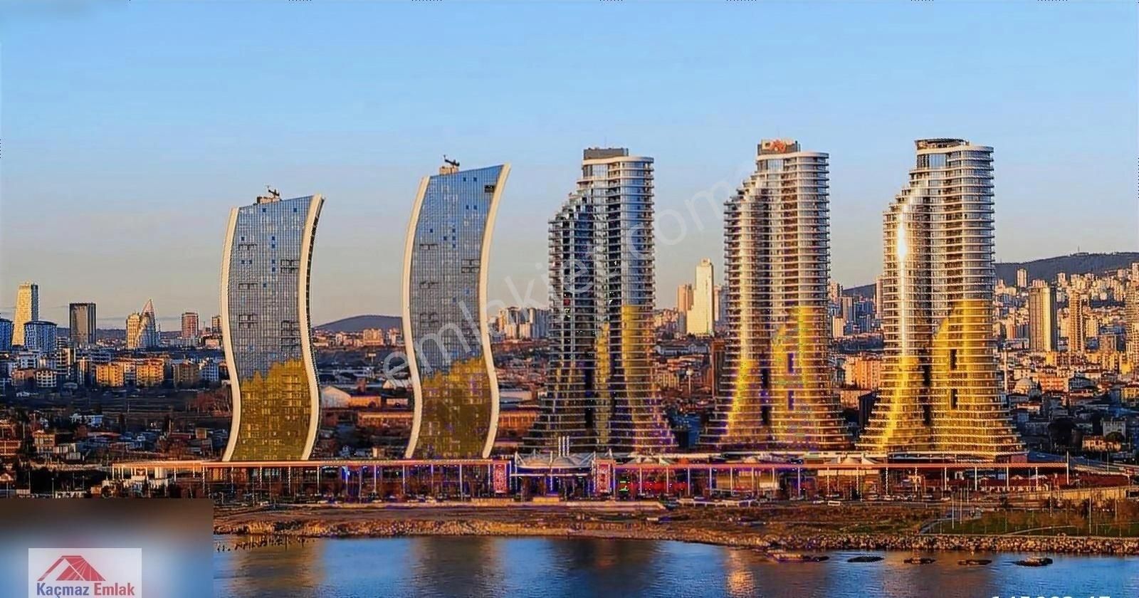 İstmarina Satılık 2+1 Açık Mutfak Kare Plan Oturuma Hazır