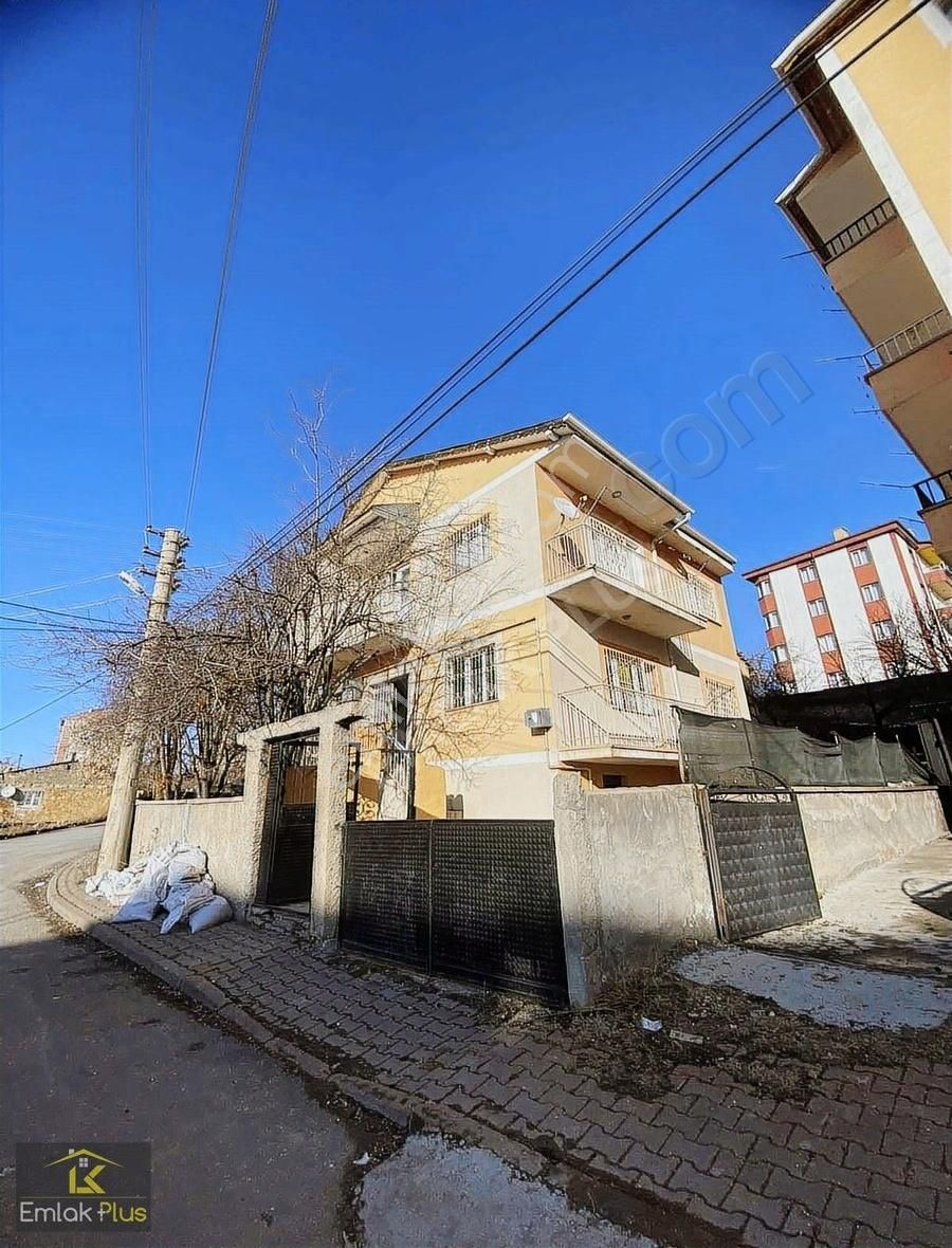 Emlak Plus'dan Mustakil 2+1 Kiralık Daire Masrafsız