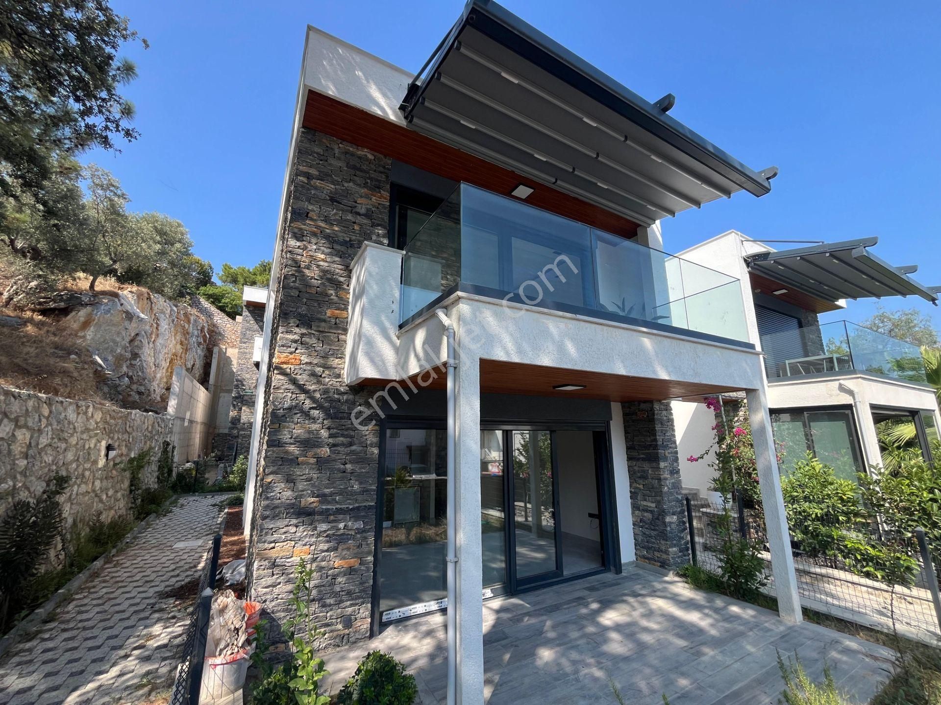 Bodrum Konacık'ta Satılık Bahçe Ve Üst Kat 2+1 Daire - Görsel 2