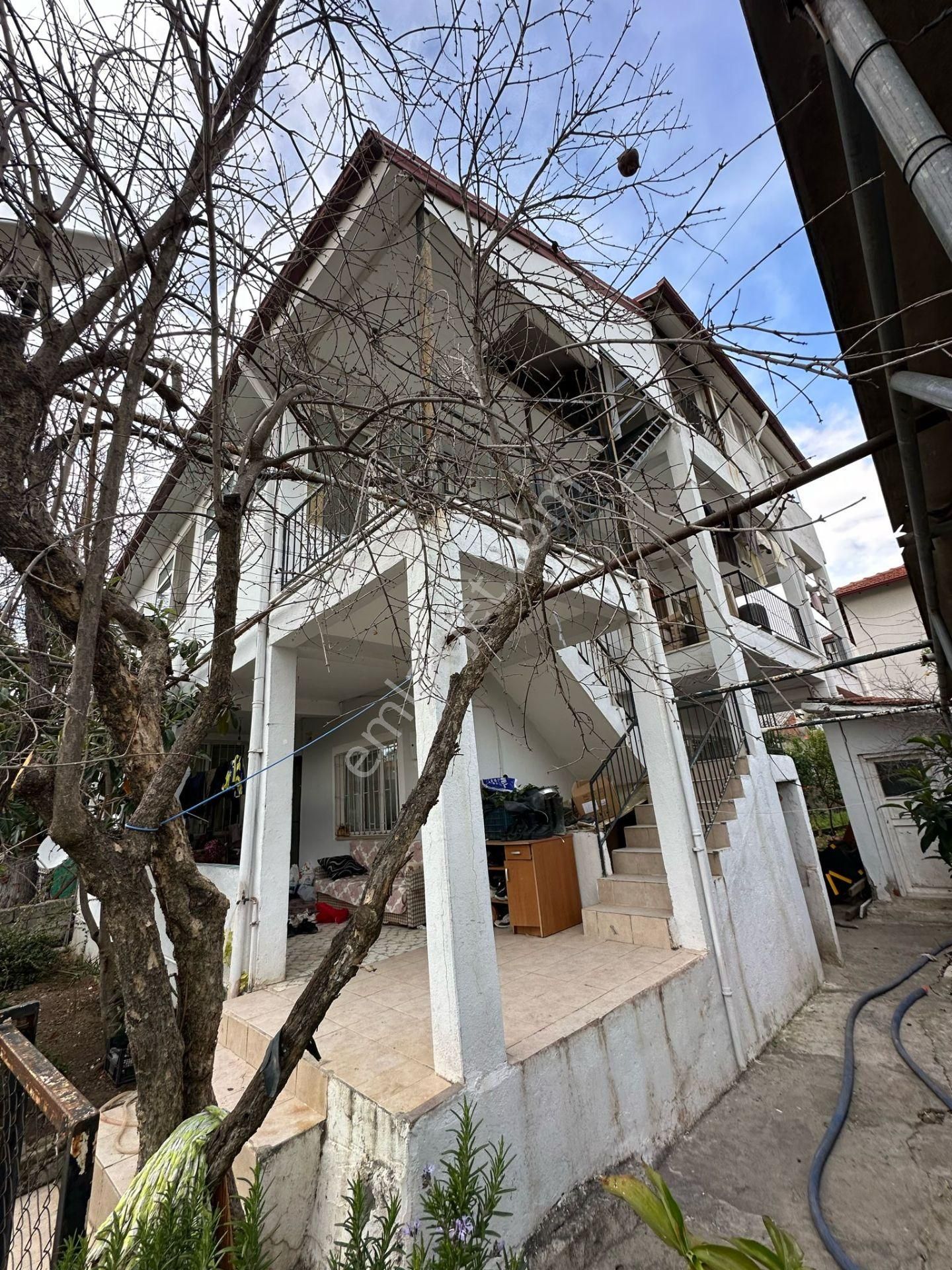 Ortaca Cumhuriyet Mah. 357 M2 Arsa İçinde 3 Katlı Ev Komple Satılık - Görsel 3