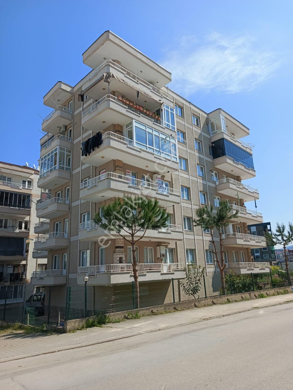 Mudanya Siteler Mah.de Kiralık Daire Merkezde 2+1 Düzayak 3.kat Asansör 1.kattan Başlıyor Site İçi