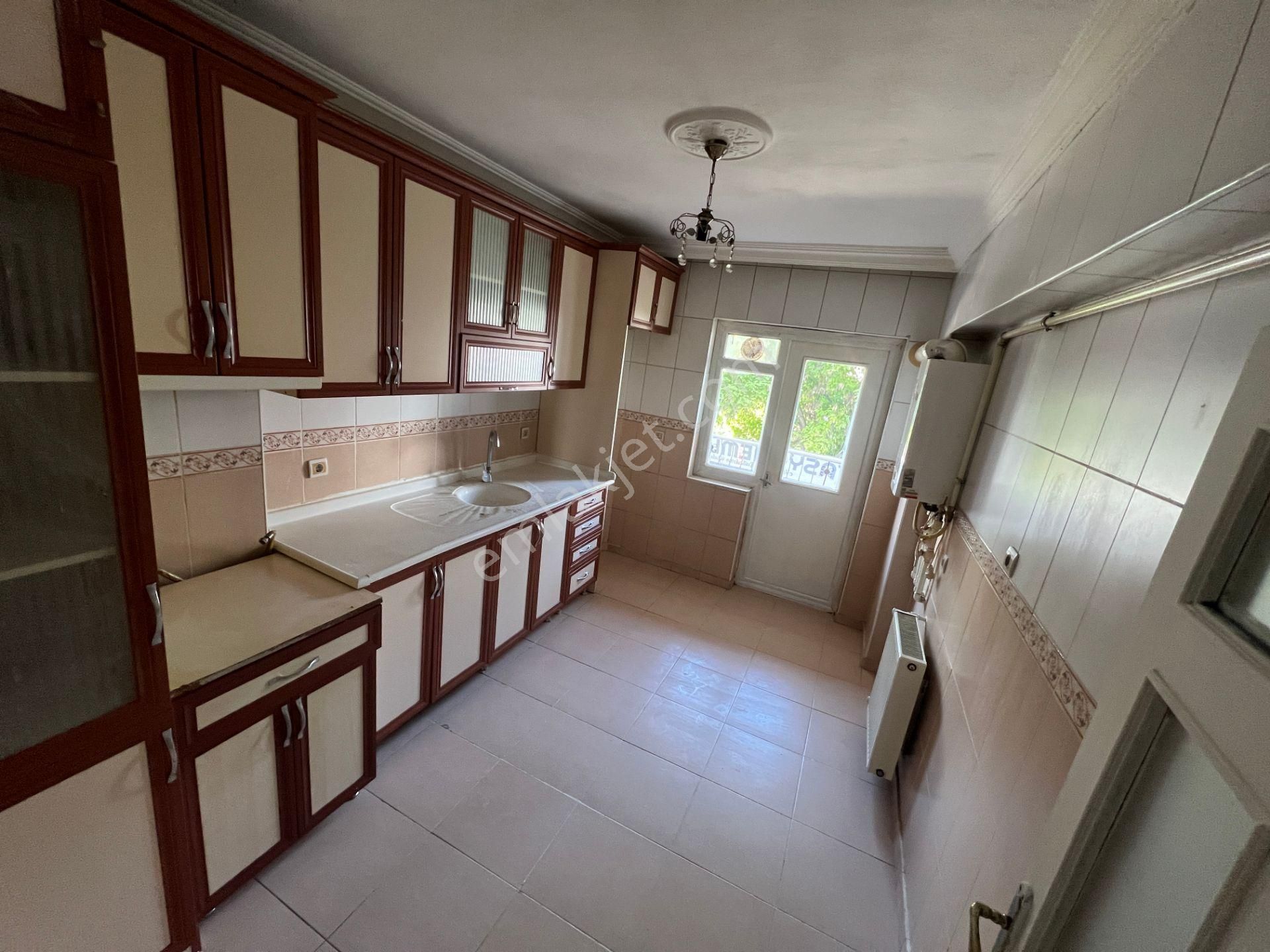 Sincan İstasyon Mah Öncephe 1.kat Asansorlu Kredı Lımıtsız Daire