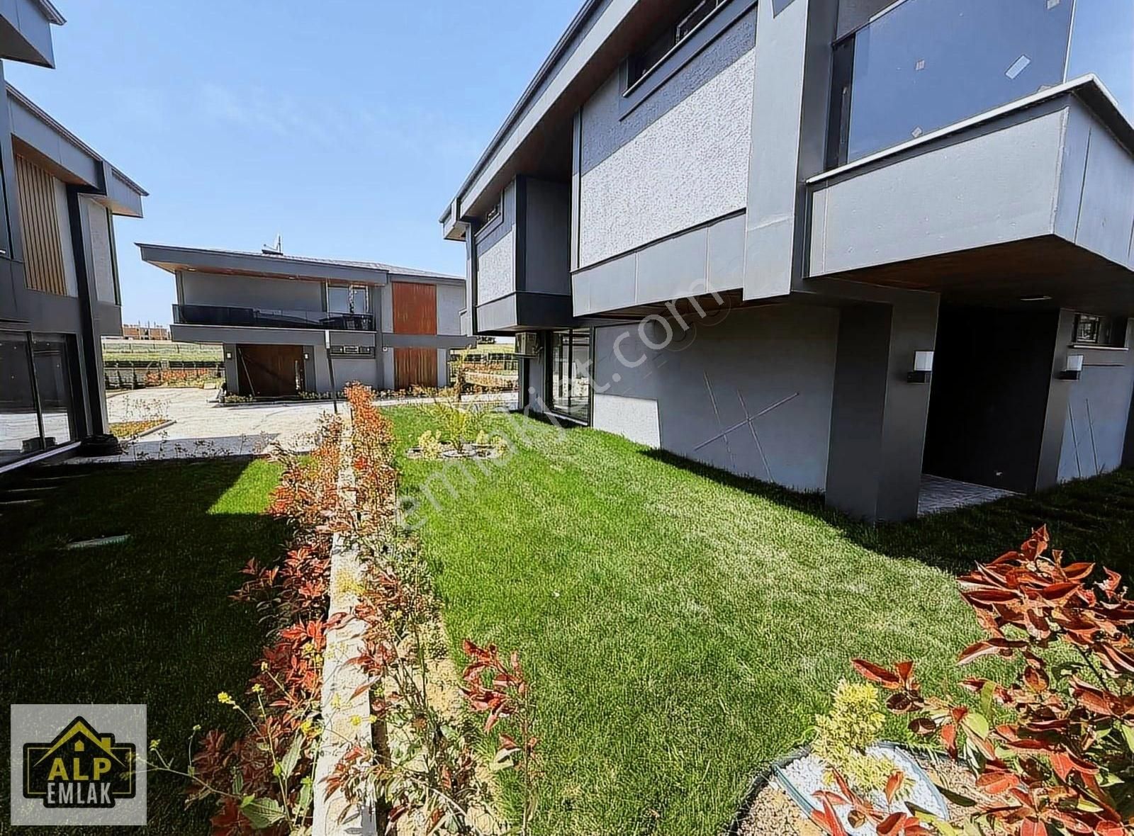 Selimpaşa'nın En Güzel 500 M2 Arsa İçinde4+1 Site İçi Villası