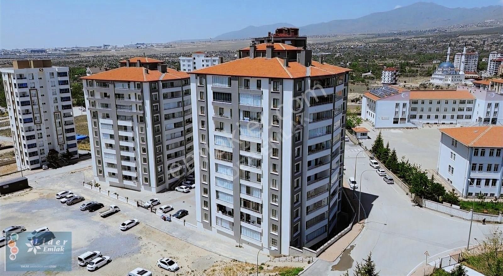 Lider'den Hastane Yakını Satılık Geniş 3+1 Daire