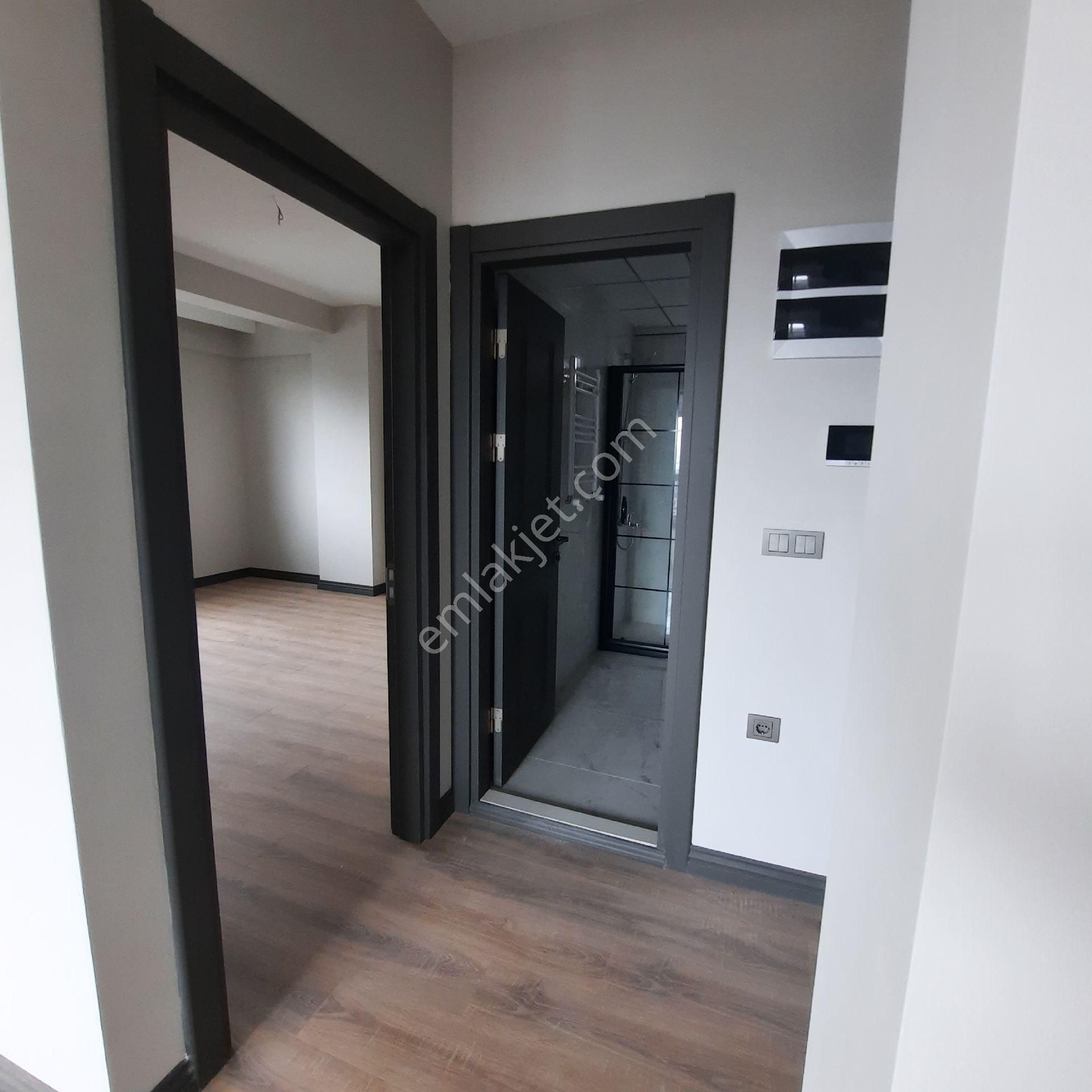 Atakum Körfez'de Tranvaya 50m Deniz Manzaralı 1+1 - Görsel 3