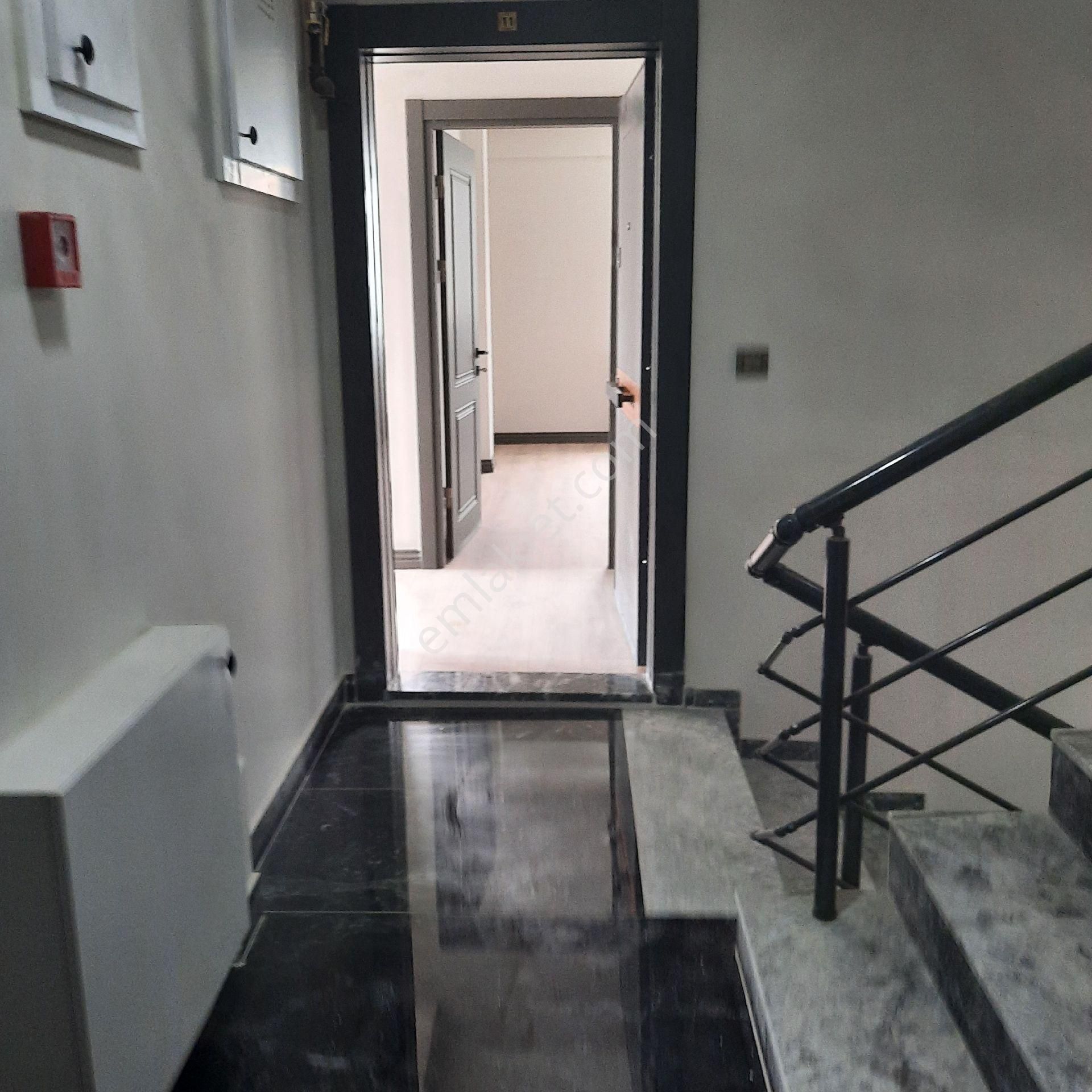 Atakum Körfez'de Tranvaya 50m Deniz Manzaralı 1+1 - Görsel 20