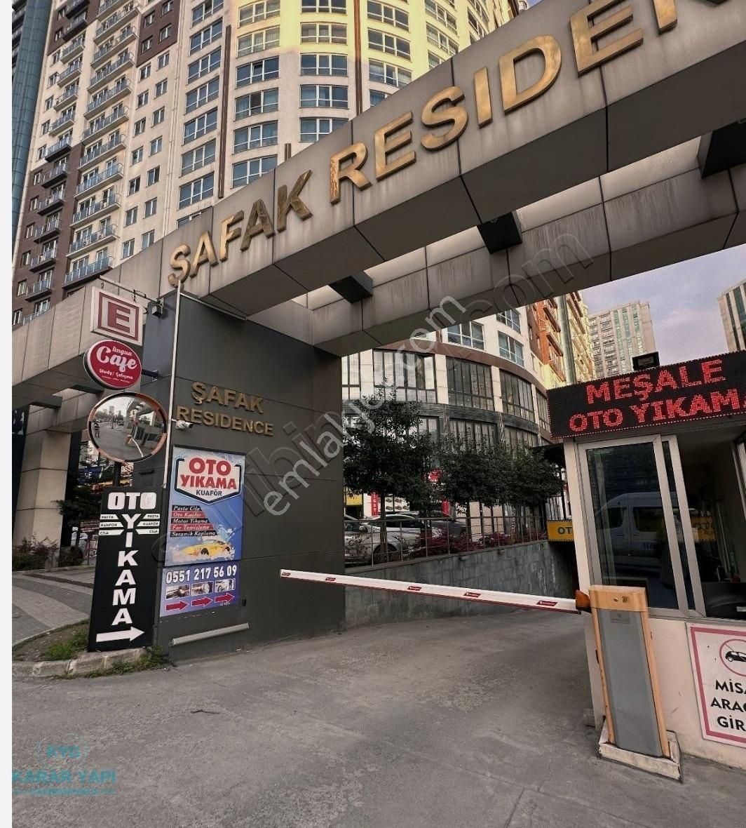 Metrobüse Yakın Havuzlu Site İçi Eşyalı Daire
