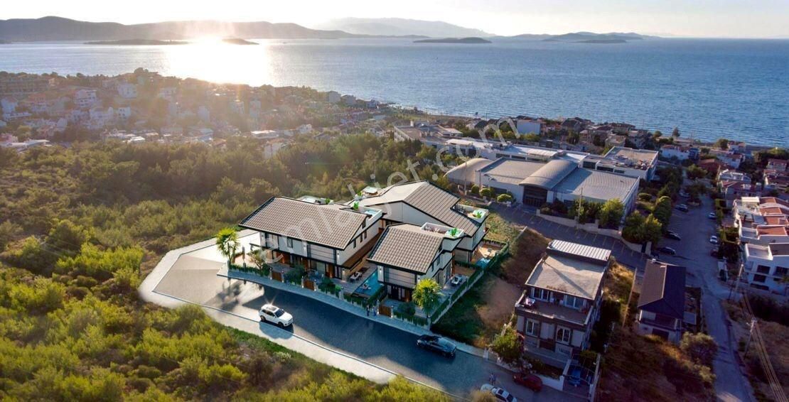 Urla'da Müstakil Havuzlu 6+1 Ultra Lüx Satılık Villa