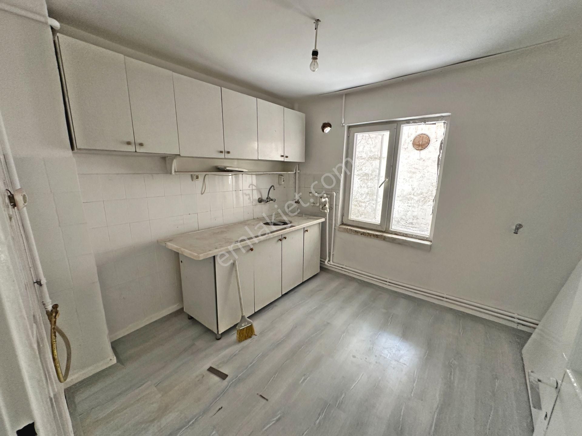 Hasanoğlan'da Muzaffer Ekşi Mahallesi İki Katlı Takasa Uygun Satılık Müstakil Ev - Görsel 3