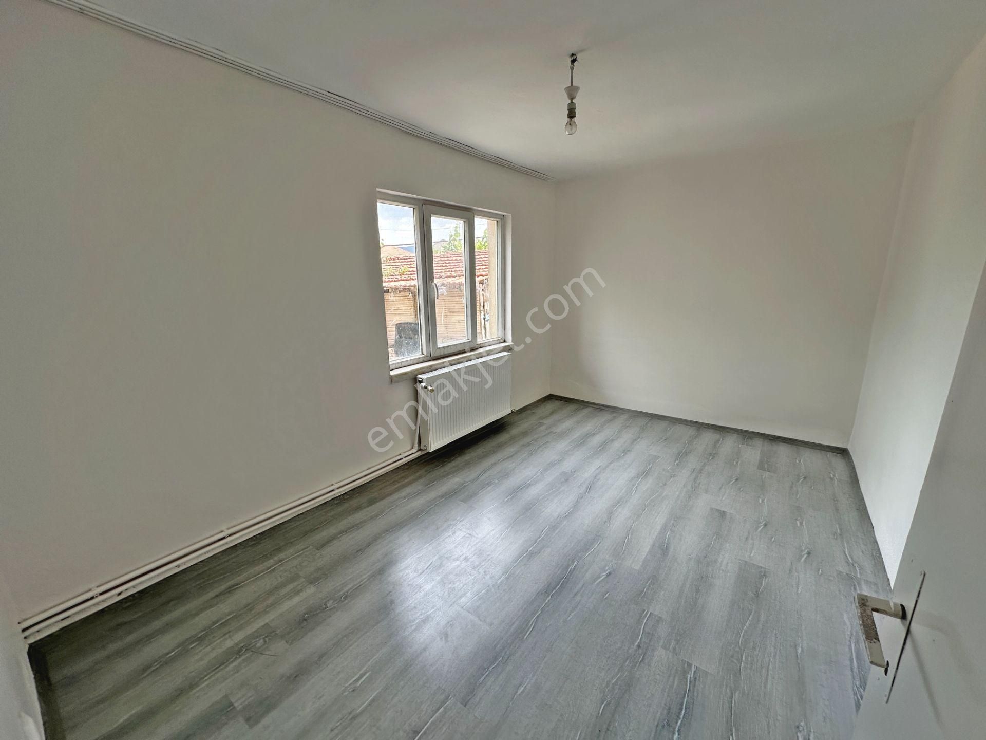 Hasanoğlan'da Muzaffer Ekşi Mahallesi İki Katlı Takasa Uygun Satılık Müstakil Ev - Görsel 8