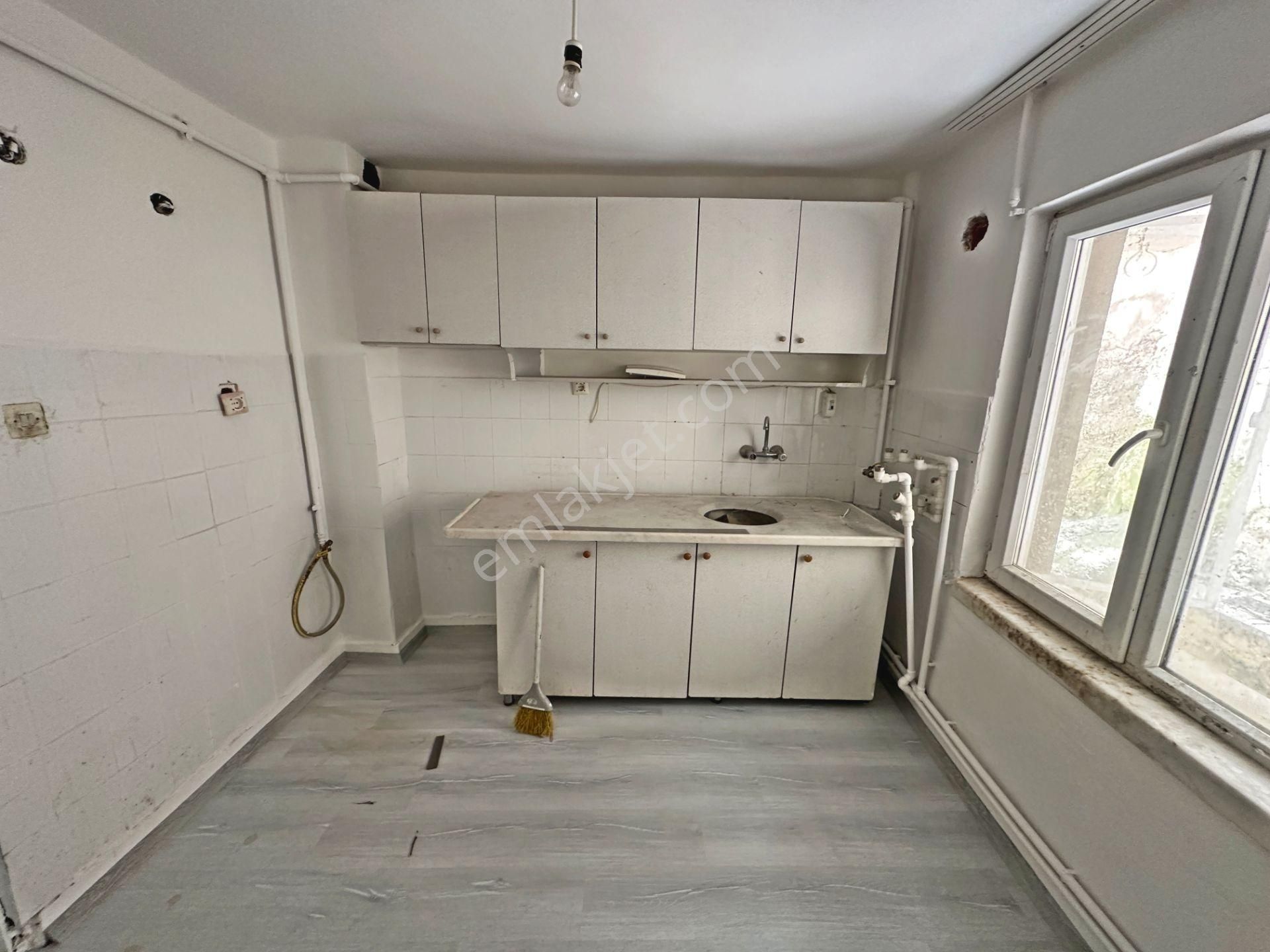 Hasanoğlan'da Muzaffer Ekşi Mahallesi İki Katlı Takasa Uygun Satılık Müstakil Ev - Görsel 4