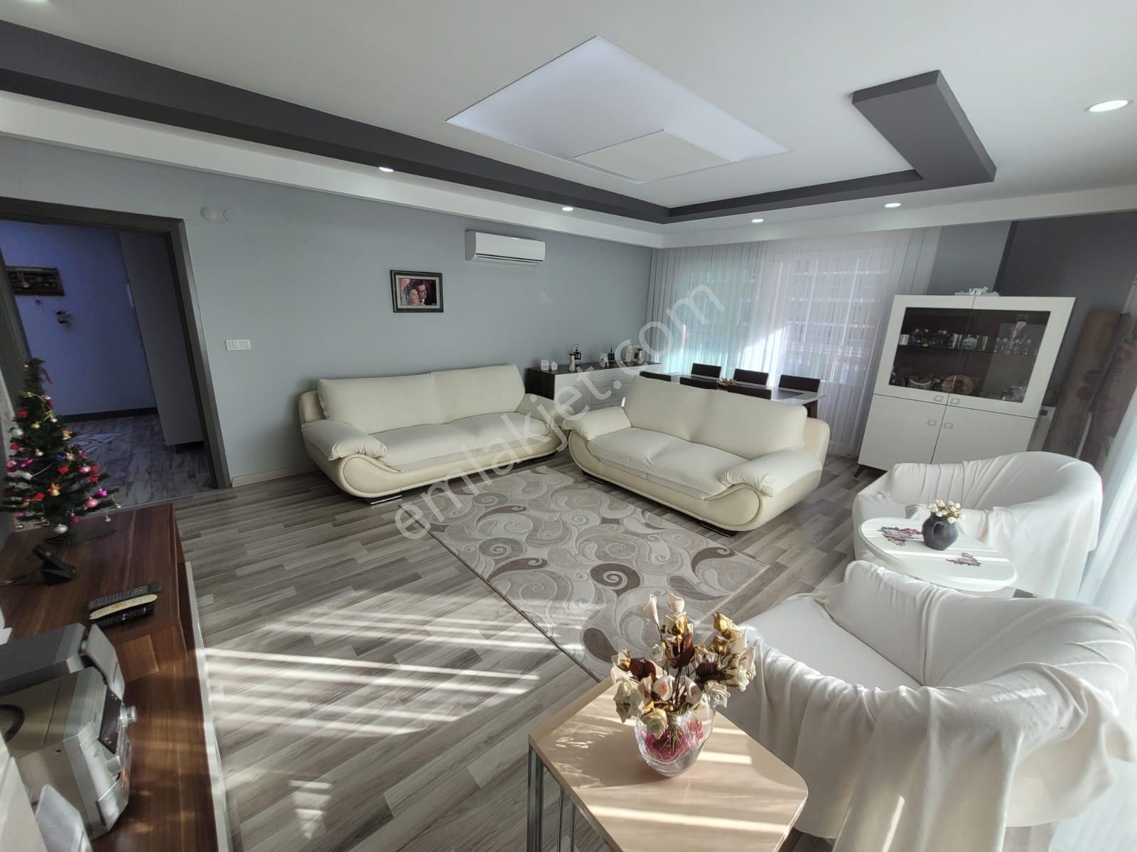 Delux'den Hürriyet Mah.'de Havuz Manzaralı Ultralux 3+1 Daire