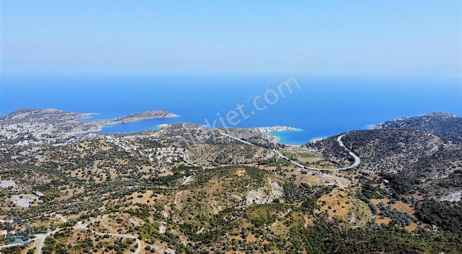 Foça Sazlıca'da 276m2 Satılık İmarlı Arsa