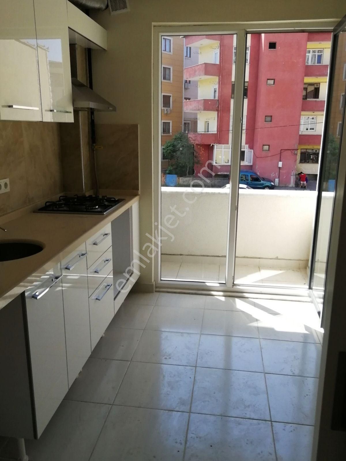 Mertcan Dan Soğanlık Metroya Yürüme Arakat 2+1 Balkonlu Kiralık