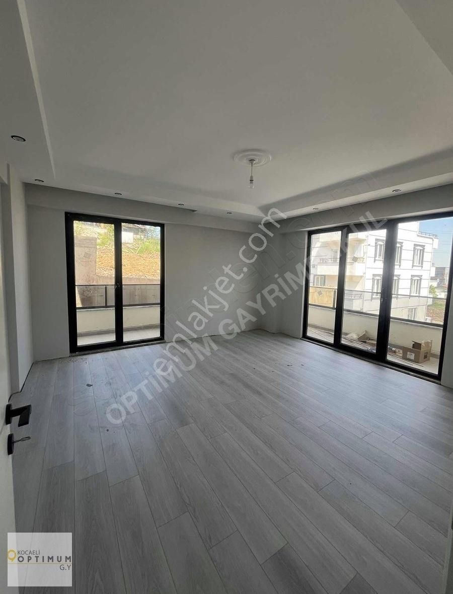 Optimum Gy'den Krediye Uygun Başiskele'de Sıfır 3+1 Arakat Daire
