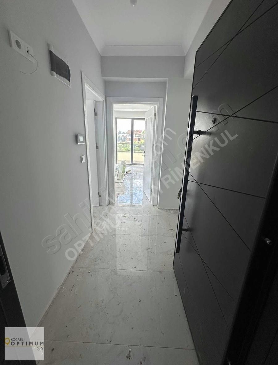 Başiskele'de Site İçi Önü Açık Satılık 3+1 Ara Kat Daire