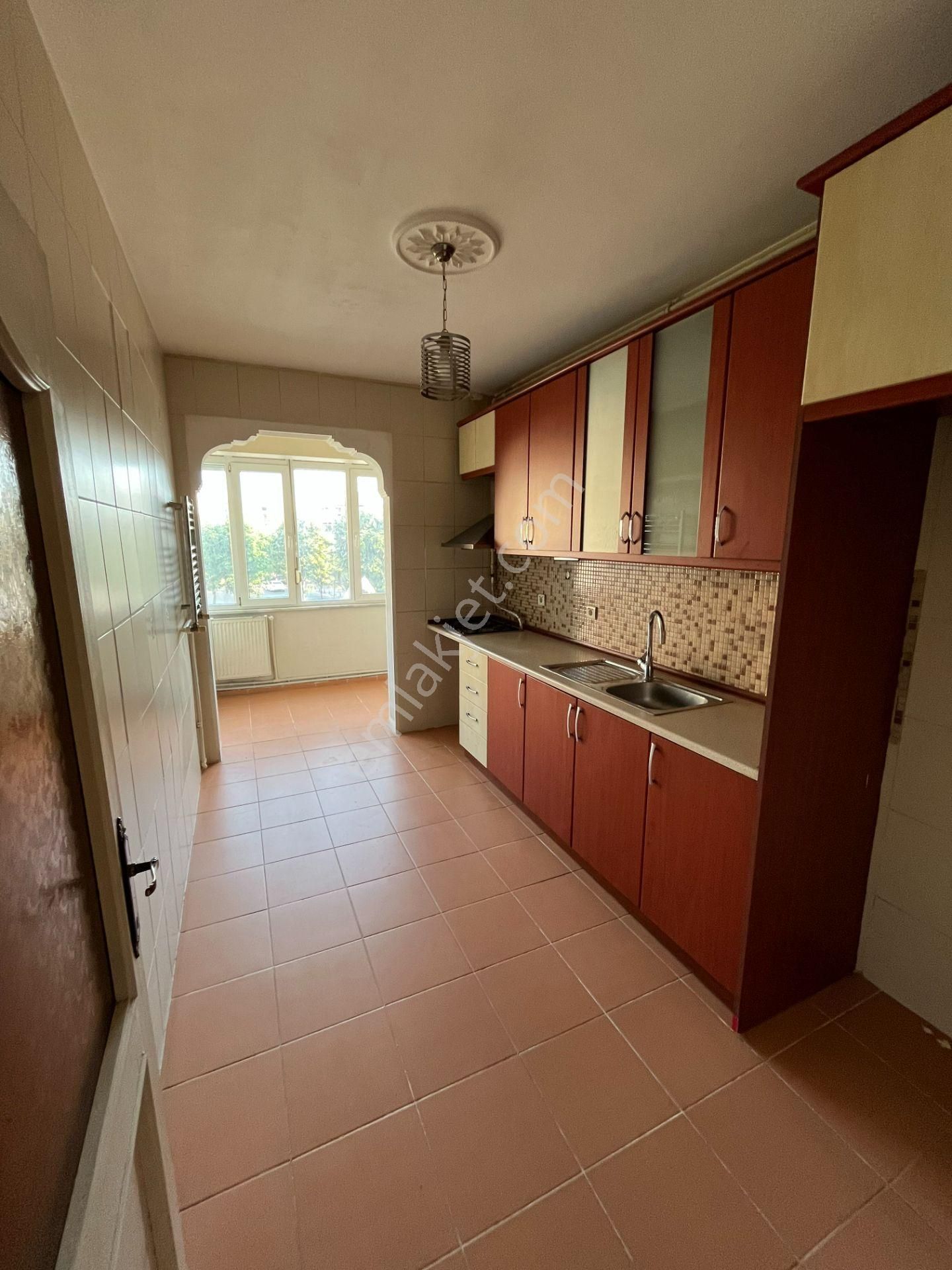 Büyükçekmece Fatih Mah De Merkezi Çok Temiz 3+1 Kiralık Daire