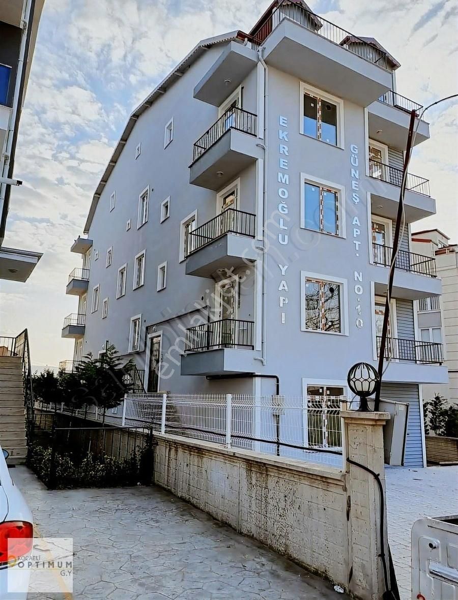 Optimum Gy 'den Başiskele Yeşilyurt Mahalle'sinde Satılık 2+1