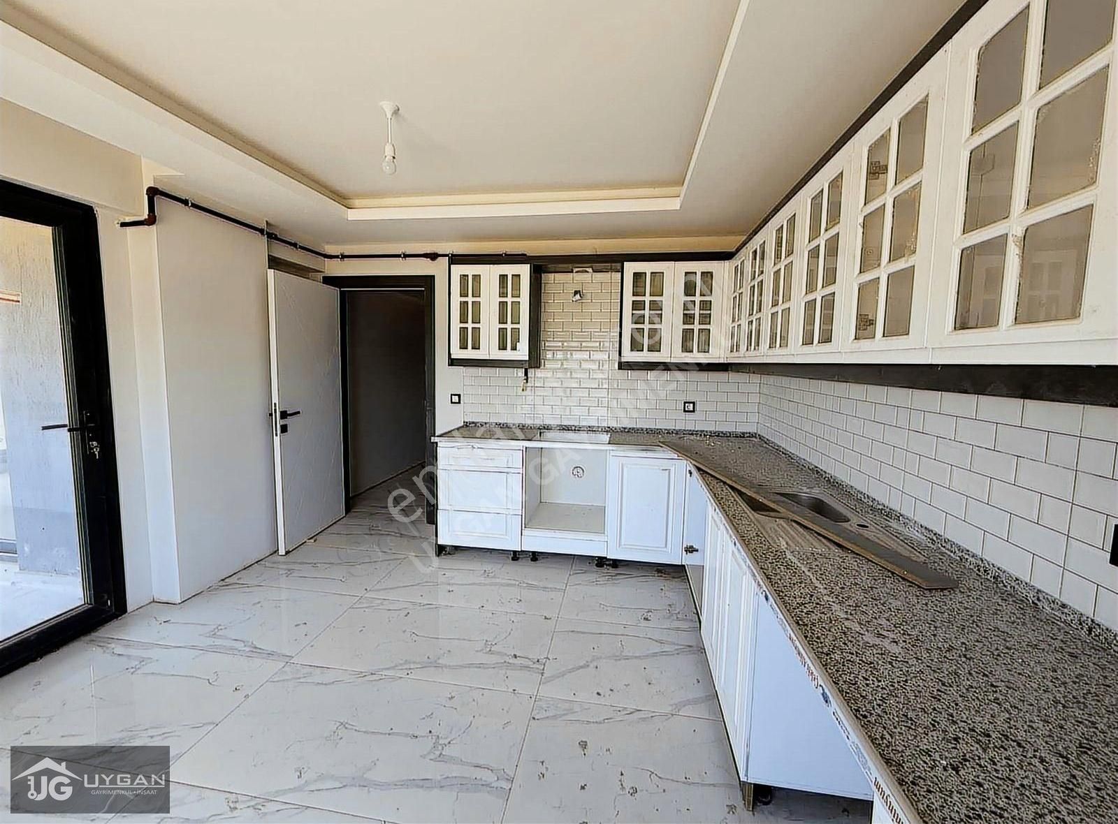 Uygan'dan Yedi Eylül Mah. 130m² 3+1 Arakat Havuzlu Site İçi Lüx