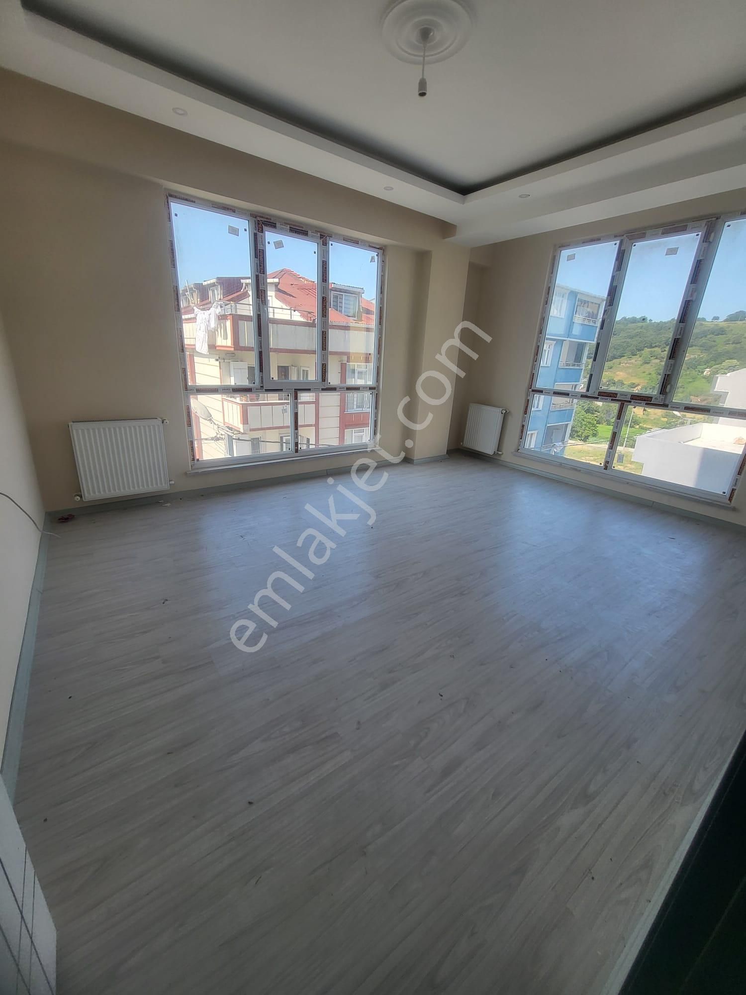 Arnavutköy Boğazköy Mh Satılık Daire , 2+1 90 M2 Masrafsız Ara Kat