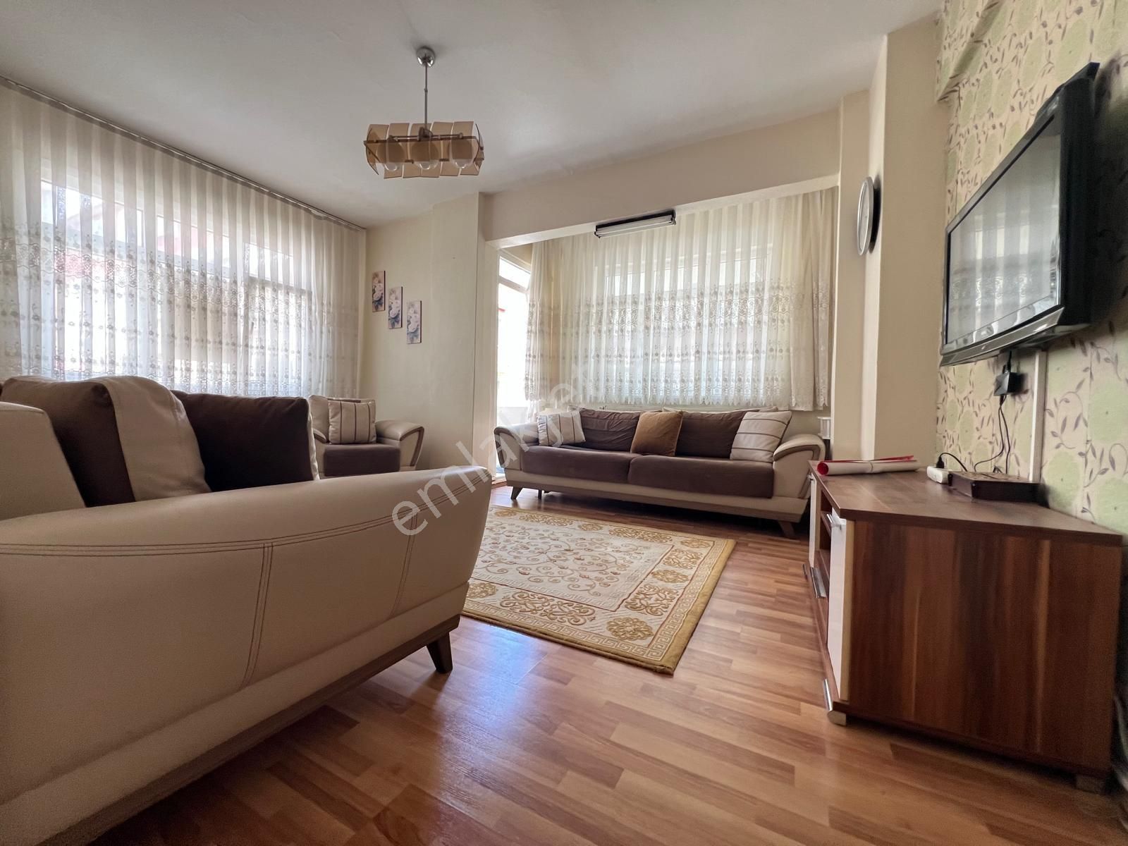 Zafer Mahallesinde Kiralık 2+1 Daire Eşyalı Metrobüse 5 Dakika