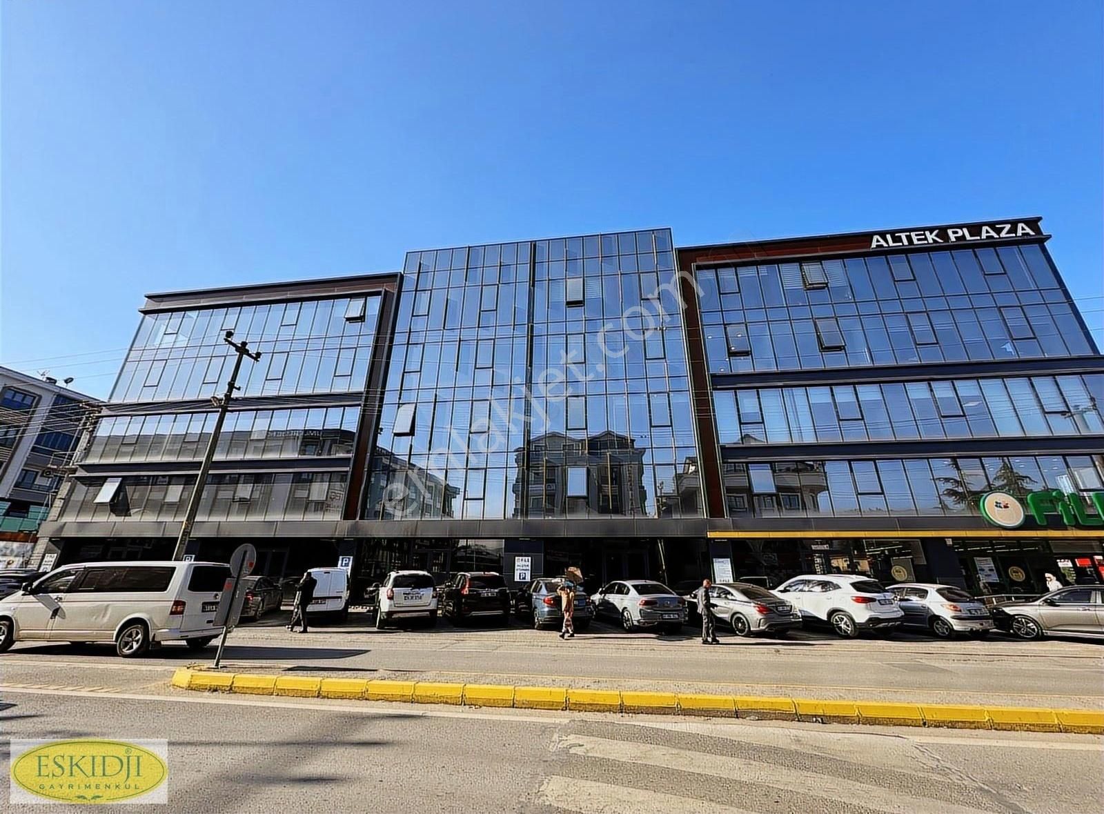 Eskidjiden Yangın Merdivenli,asansörlü, Yahya Kaptana Yakın Ofis