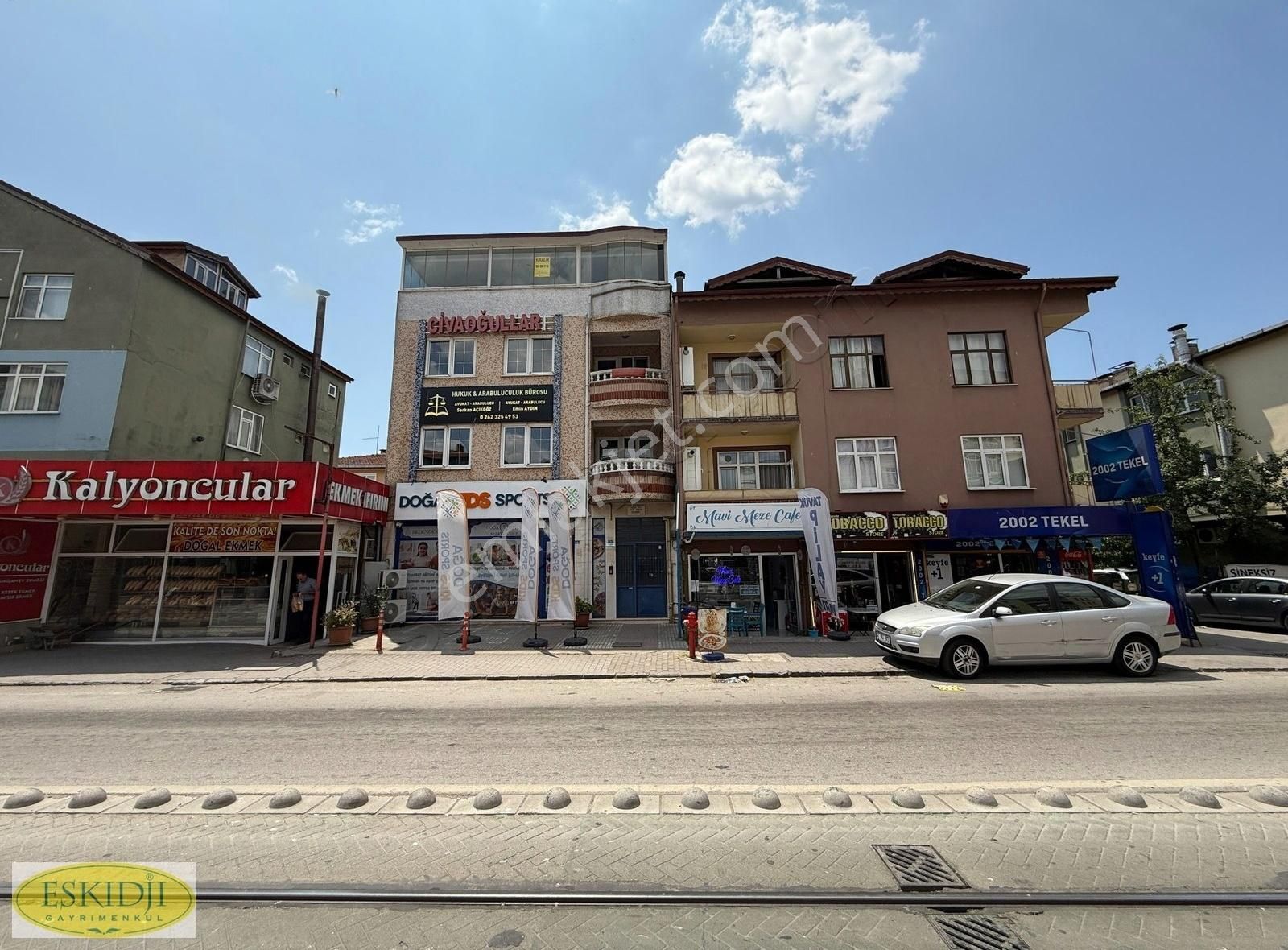 Eskidjiden Tramvay Yoluna Cephe İçi Yapılı 3+1 Ofis/daire