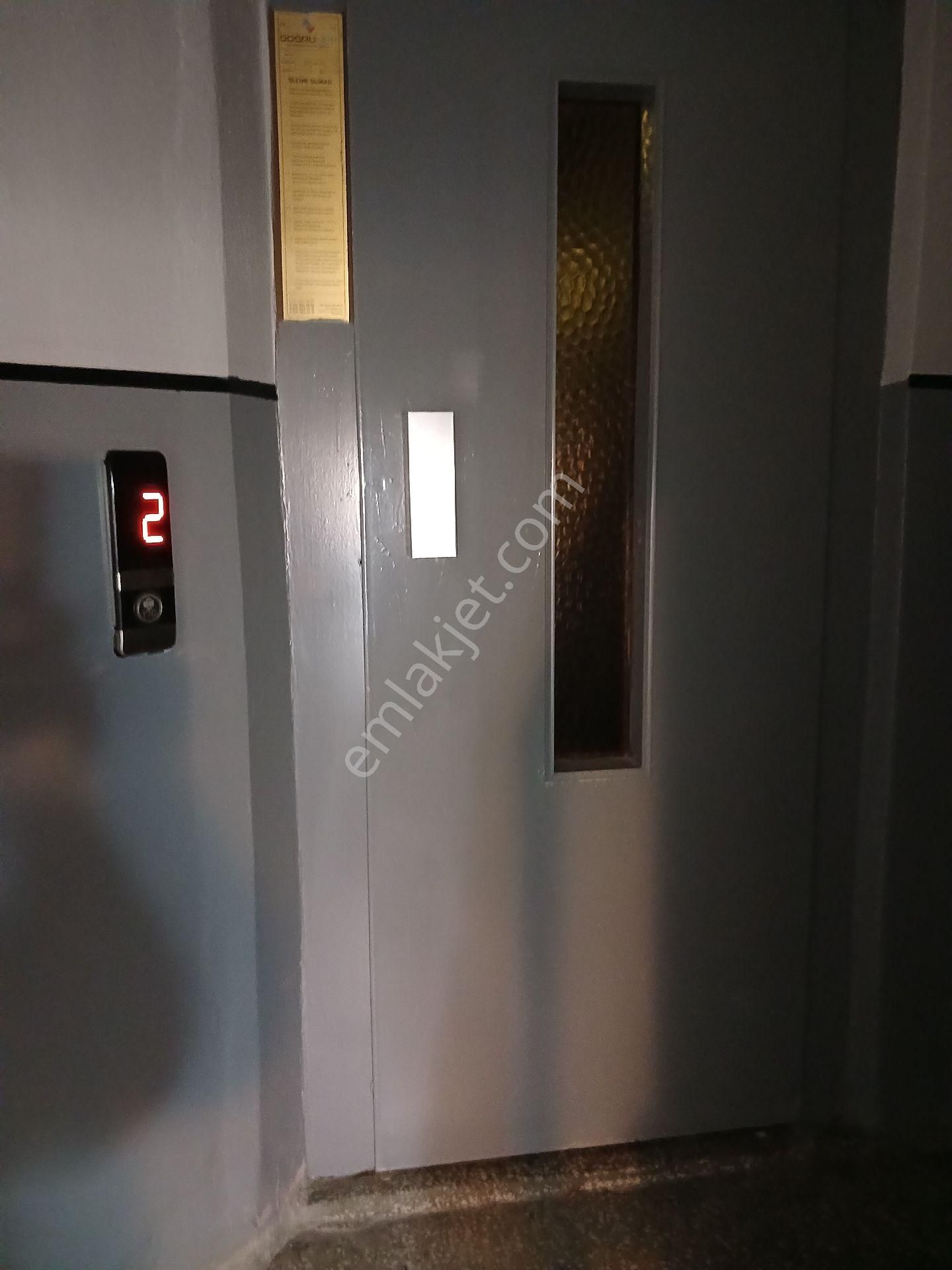 Bursa Yıldırım Mah.kurtuluş Cadde Üzeri Satılık 2+1,asansörlü Ara Kat 2ci Kat,daire