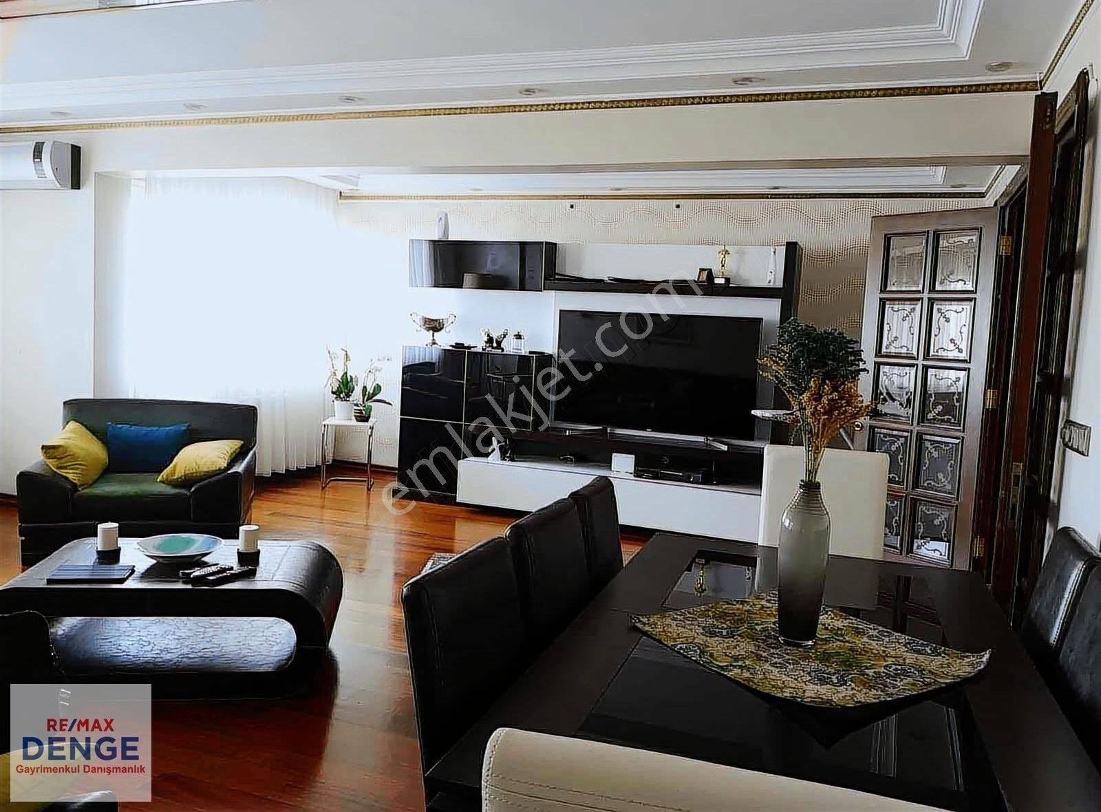 Rami Cuma Mahallesinde Deniz Manzaralı Satılık Dublex Daire
