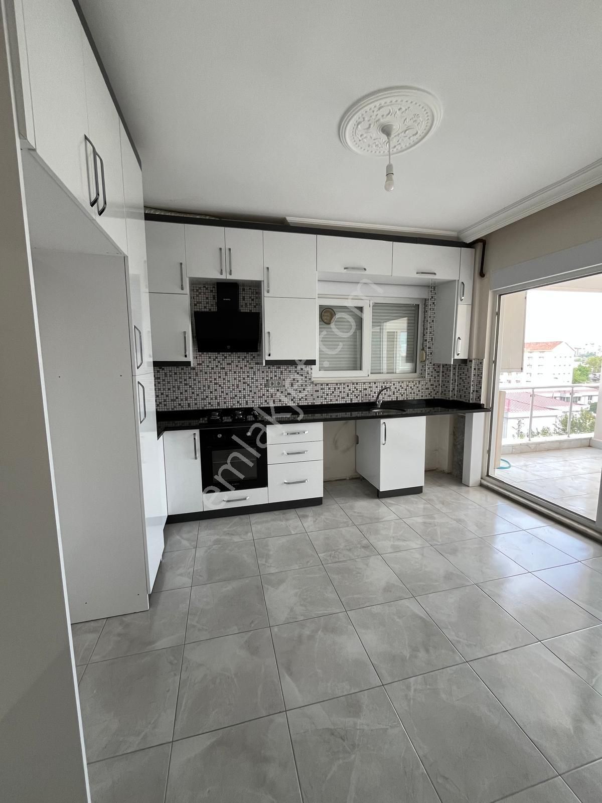 Antalya Serik Merkez Mahallesi 2+1 Doğalgazlı Ferah Daire