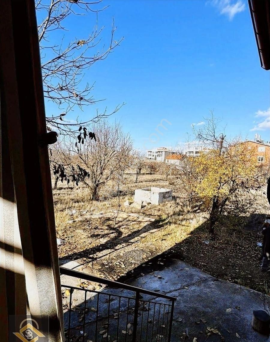 Karatay Elmacı Mah.de Satılık 1137 M2 Arsa İçinde Müstakil Ev