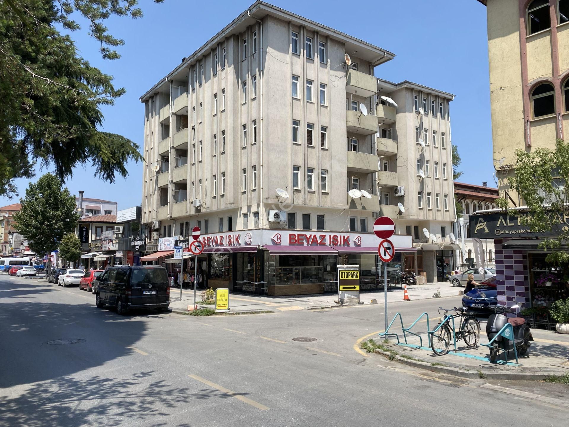 Sakarya-orhan Cami Yakını-bilge Hastanesi Karşısı-kiralık Daire