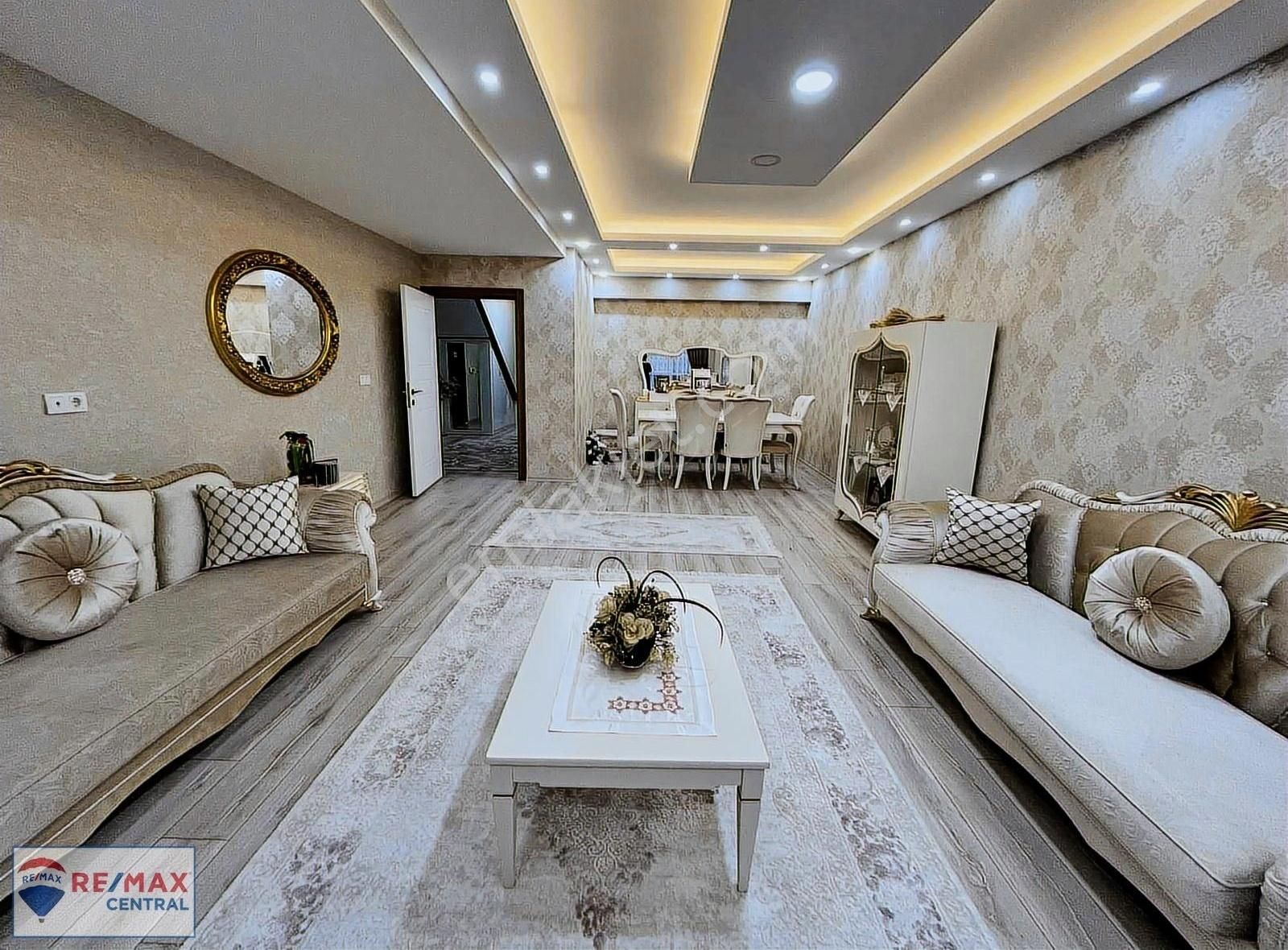 Remax Centralden Çiçeklide Satılık 5+1 Dubleks