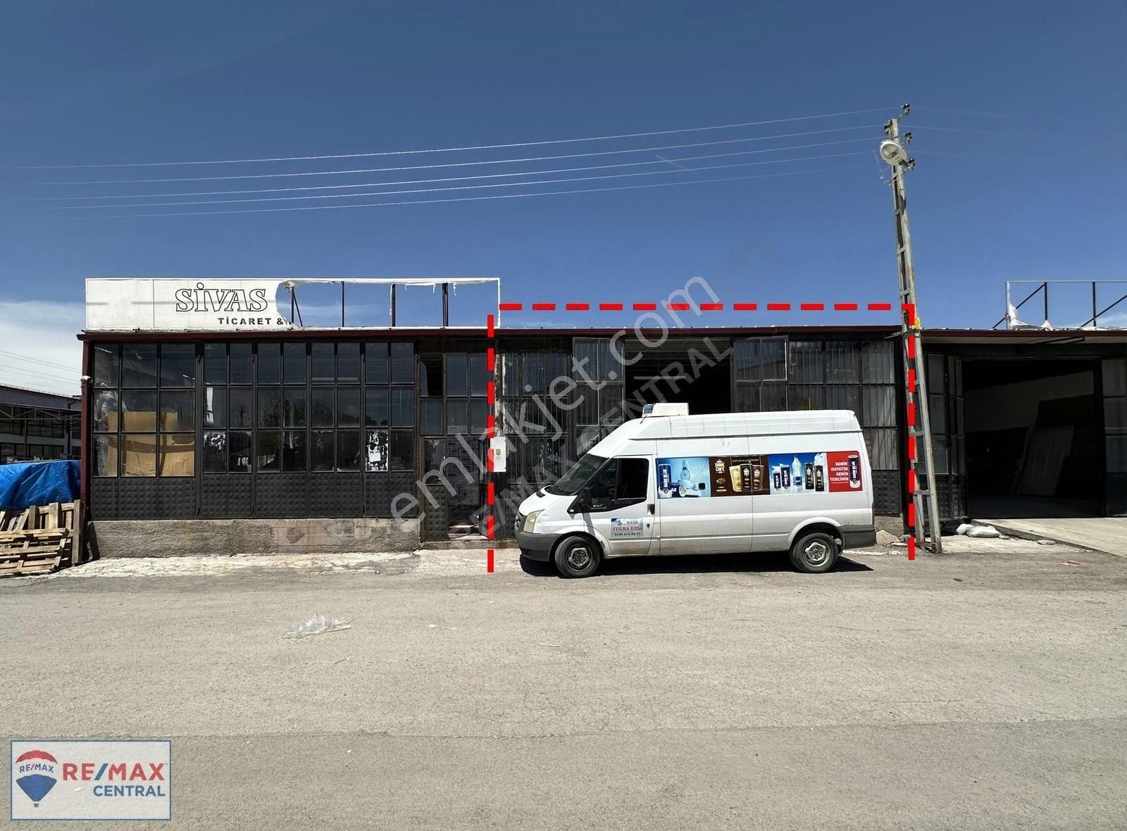 Re/max Central'dan 4 Eylül San. Sit.'de 200m2 Satılık Dükkan